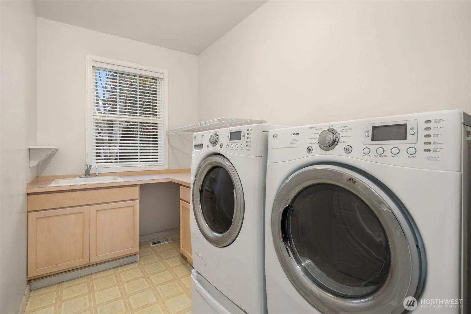 1402-Langara-Circle-brandon-nelnson-best-bellingham (37).jpg