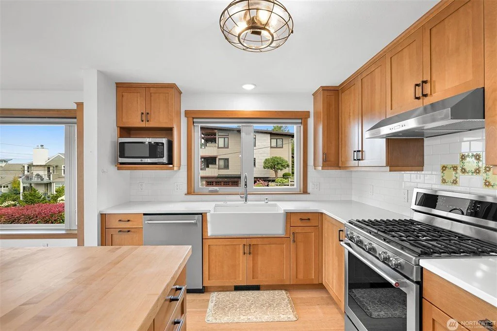 906-11th-Street-bellingham_realtor-brandon-nelson (18).jpeg
