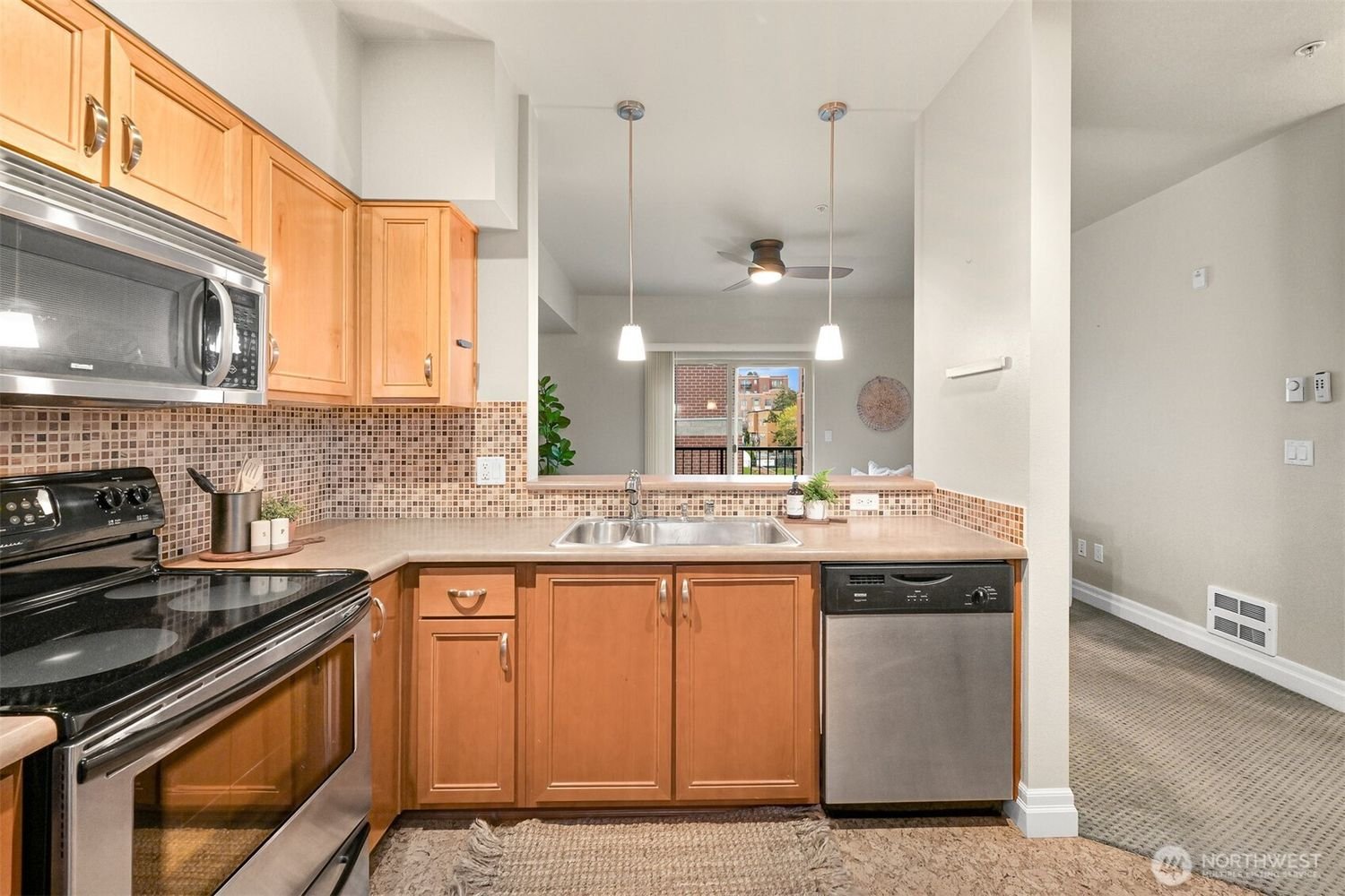 910-Harris-Avenue-bellingham_brandon-nelson-realtor (12).jpg