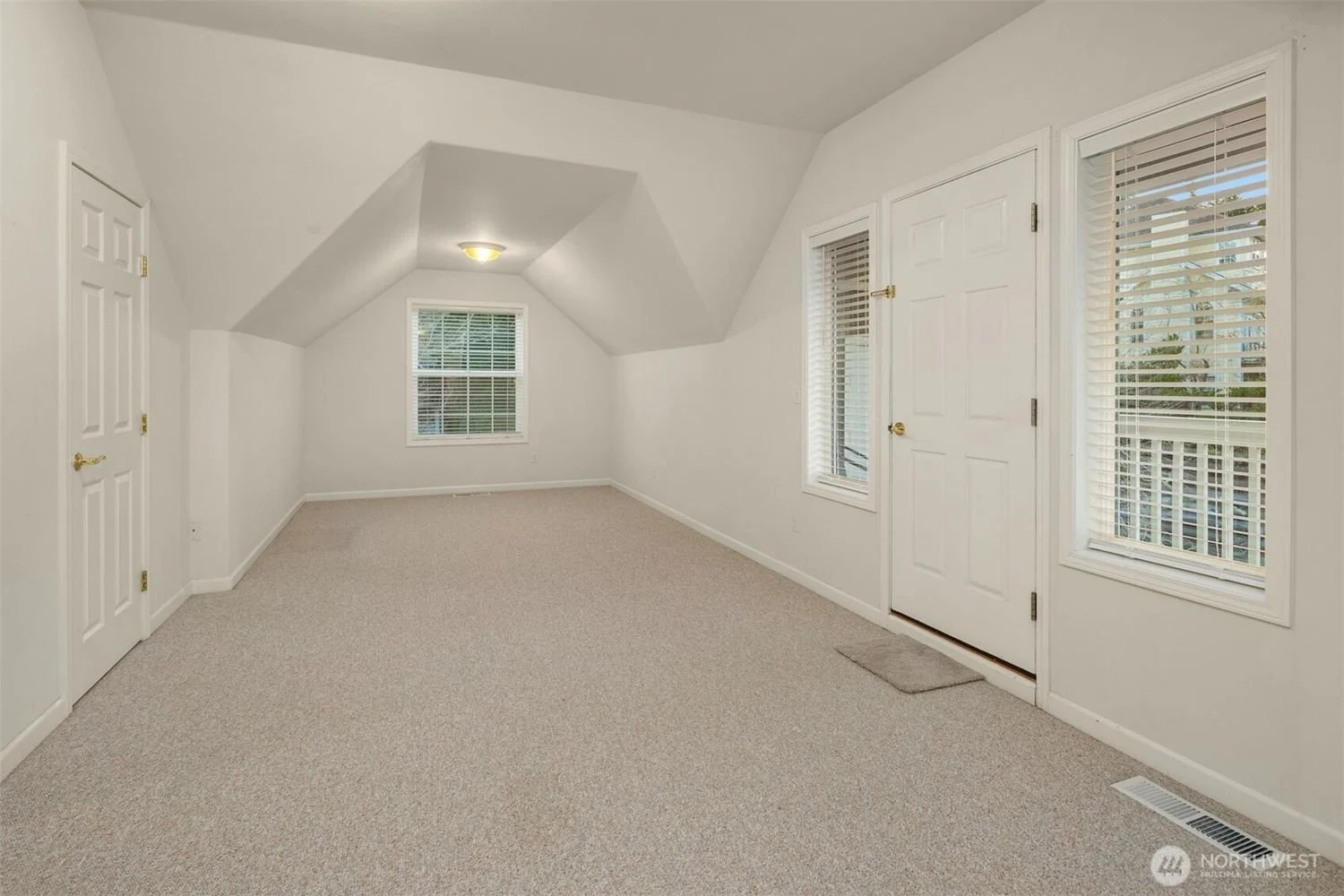 1402-Langara-Circle-brandon-nelnson-best-bellingham (27).jpg