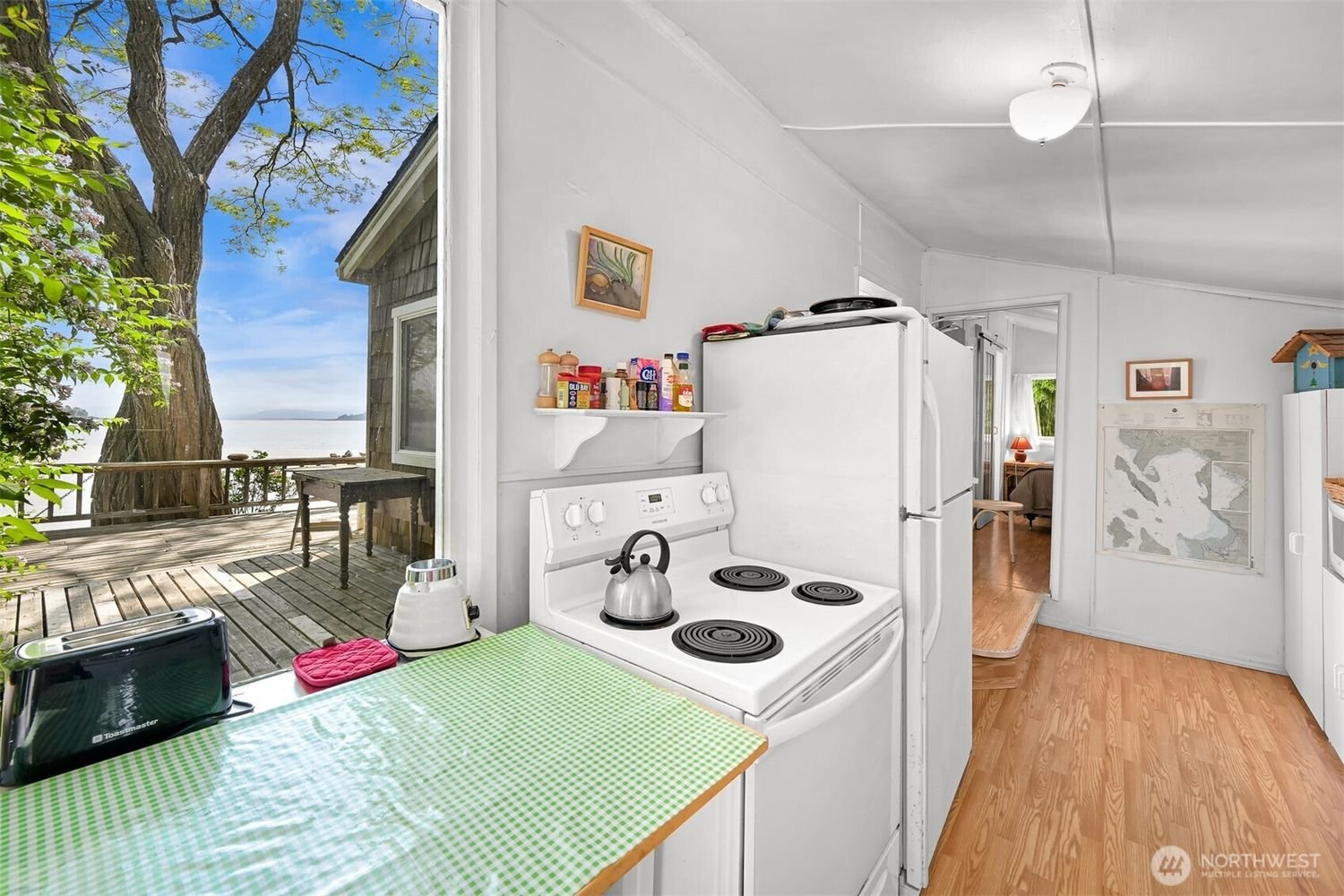 1865-Seacrest-Drive-Brandon-Nelson-Realtor (22).jpg