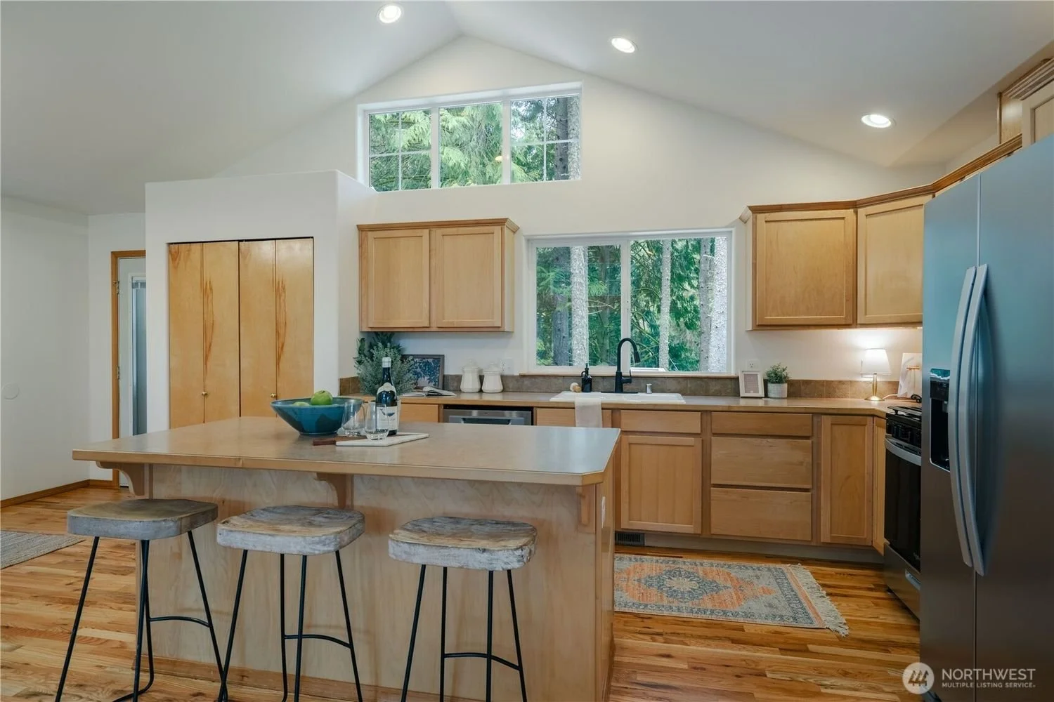 11-Gray-Birch-Lane-brandon-nelson-bellingham-realtor (8).jpg