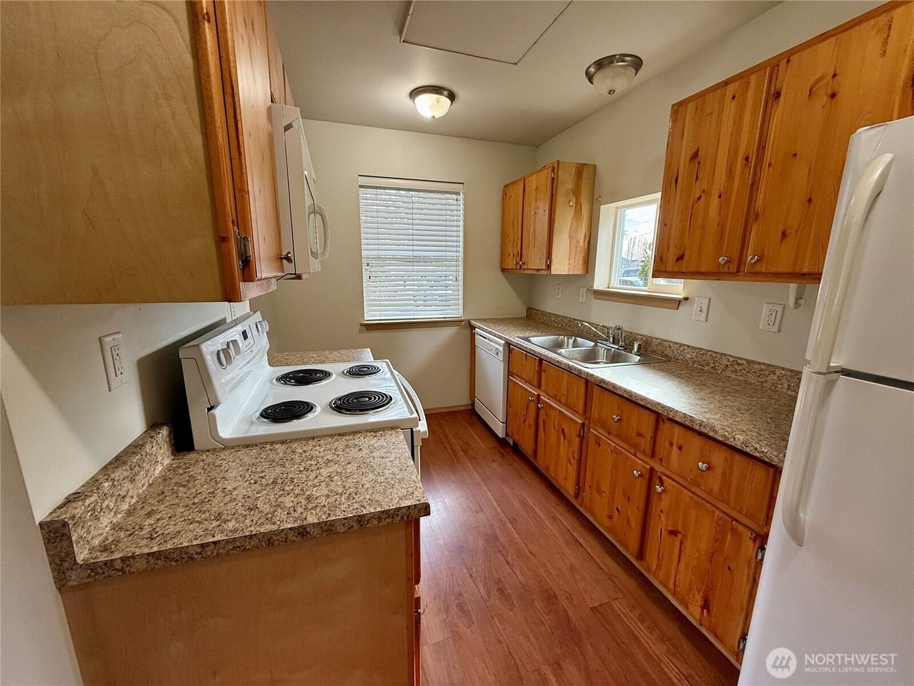 2209-East-Maryland-Street-realtor-brandon-nelson (8).jpg