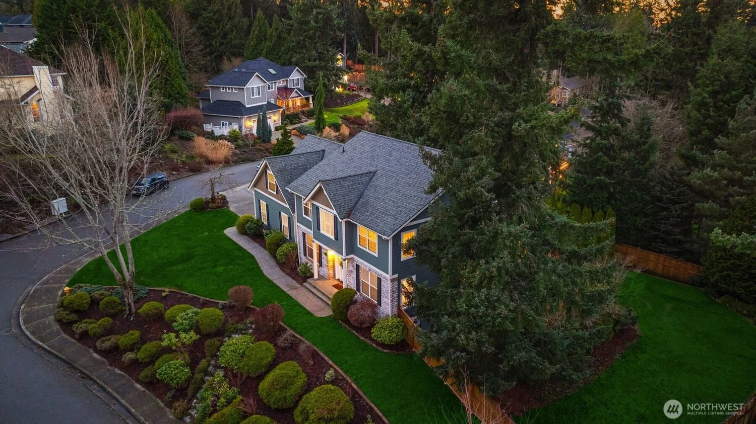 1402-Langara-Circle-brandon-nelnson-best-bellingham (5).jpg