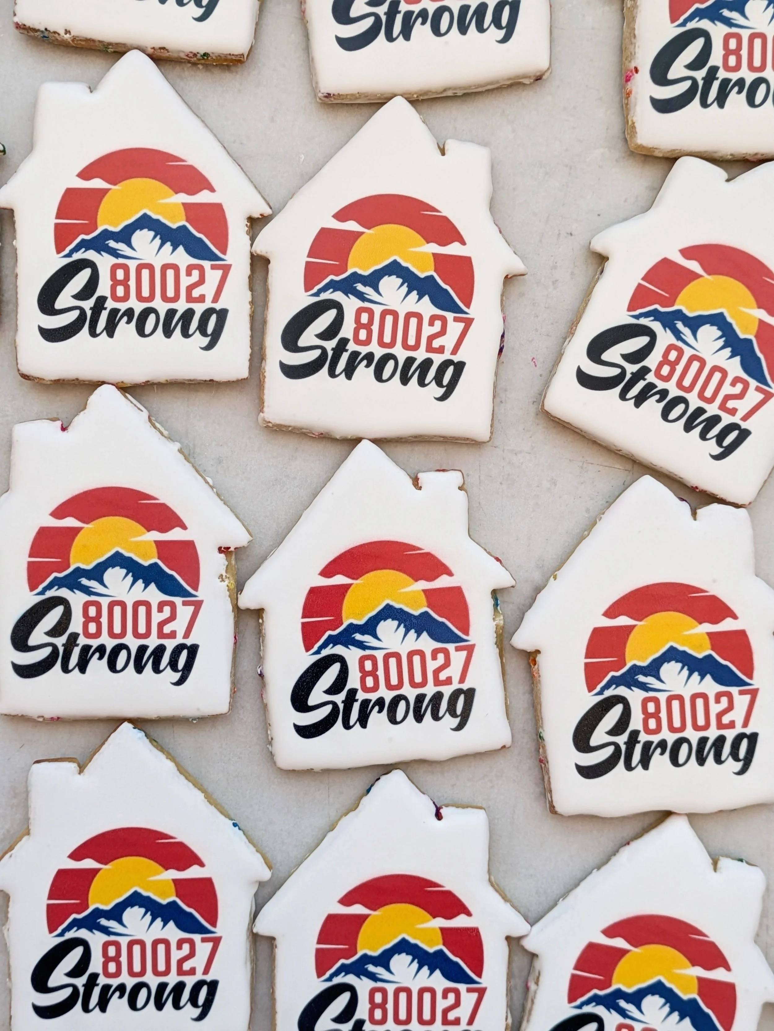80027 Strong Printed Logo Cookies