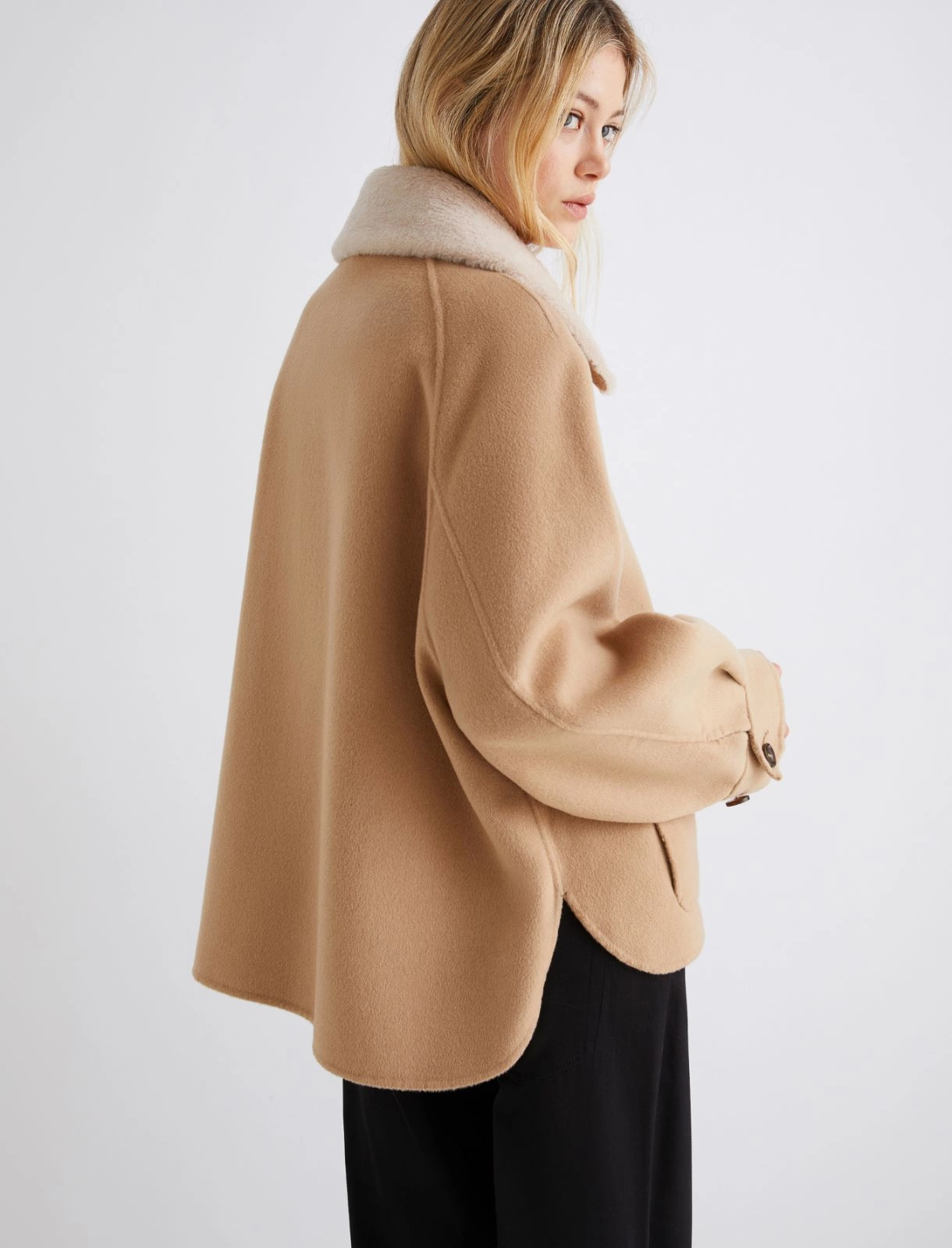 GettoneShortCoat3_camel.png