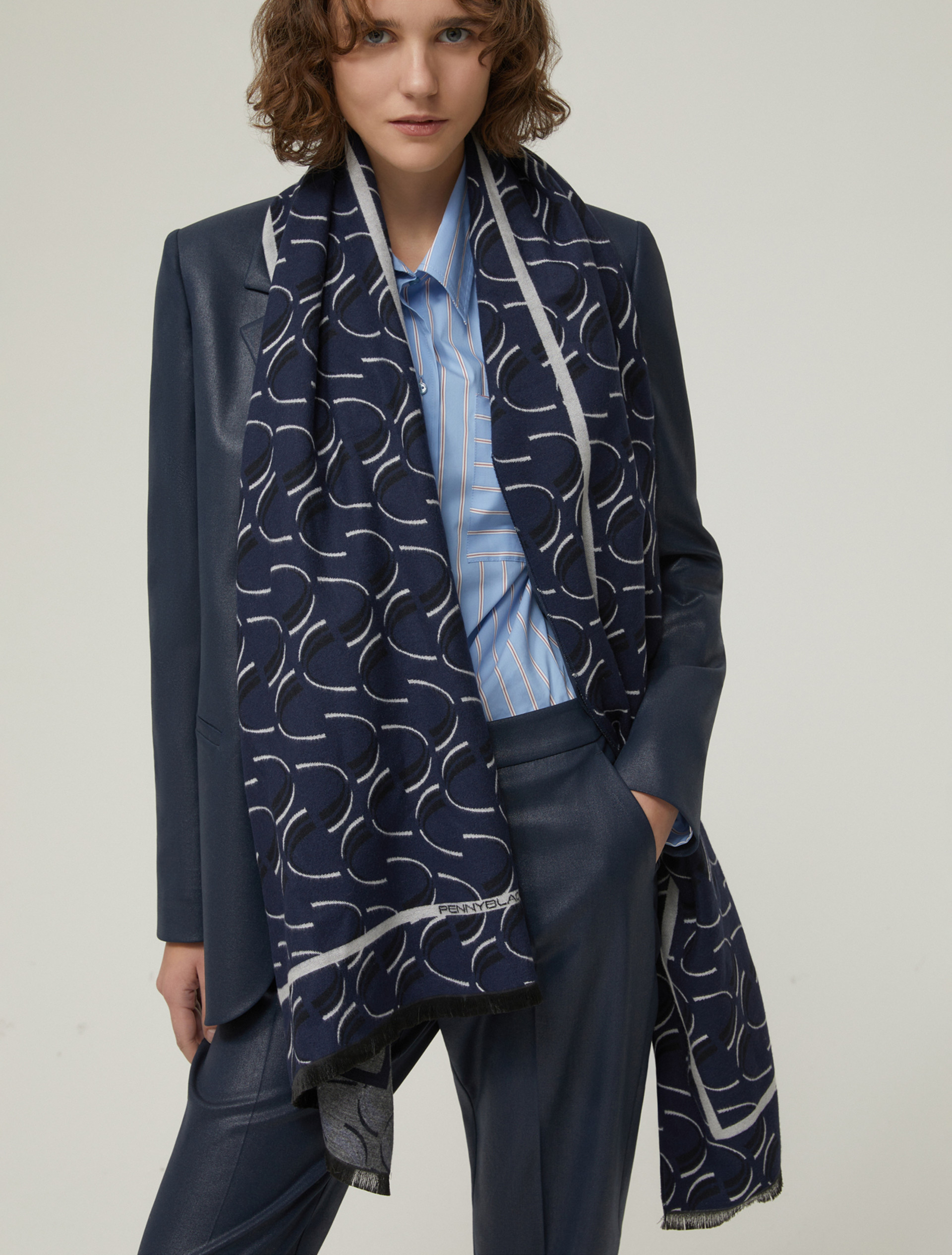 FagianiStoleSquare Scarf2_navy.png