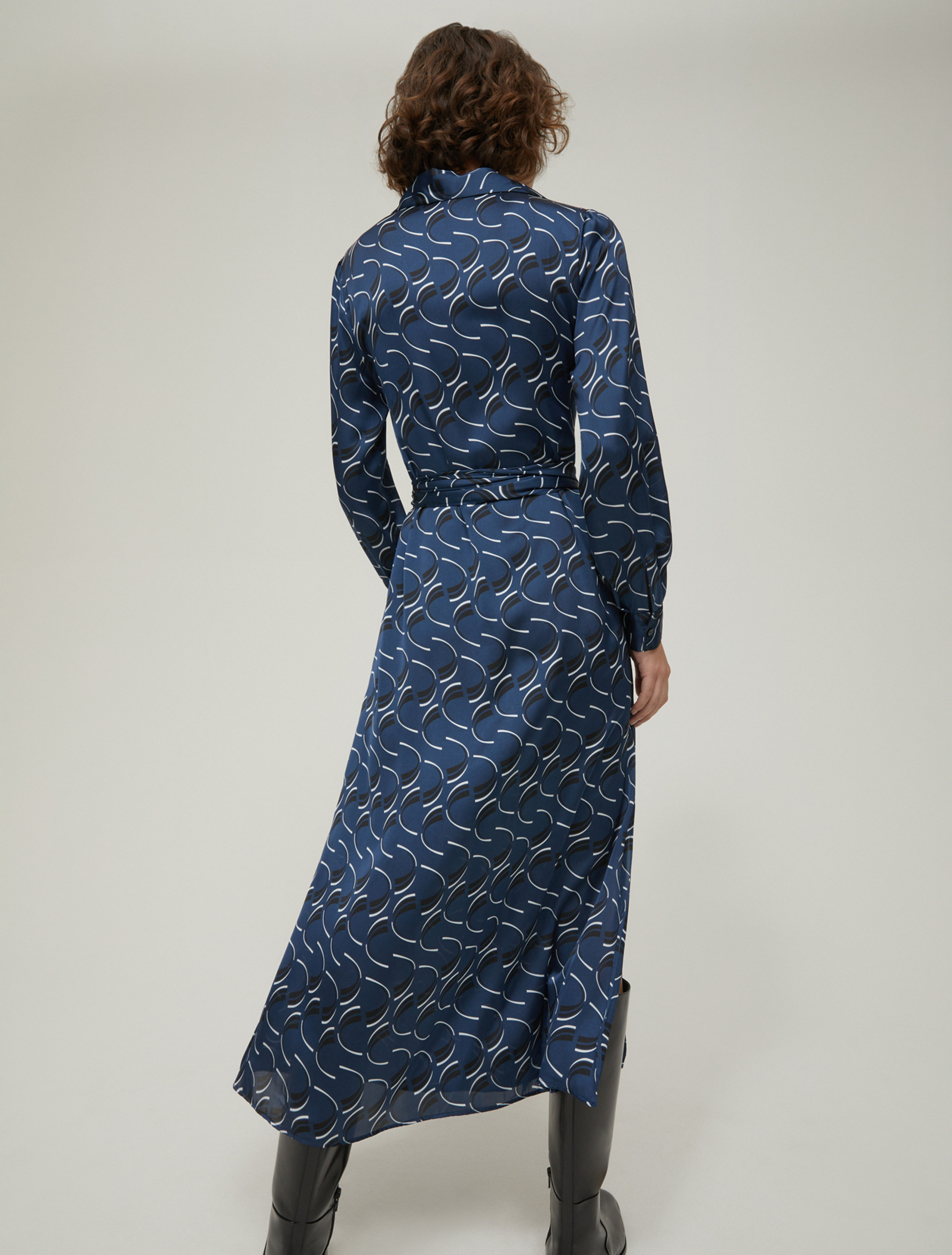 LioneDress5_navy.png
