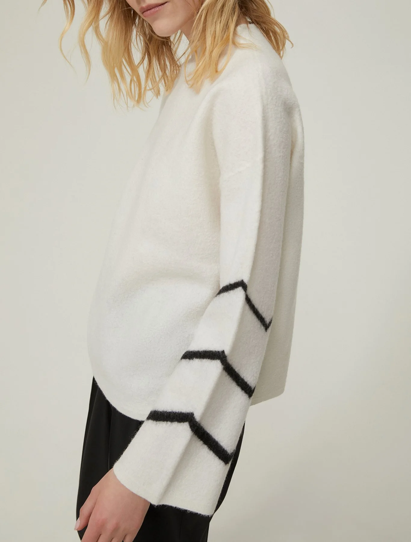 GiroSweaterTankTop2_white.jpg