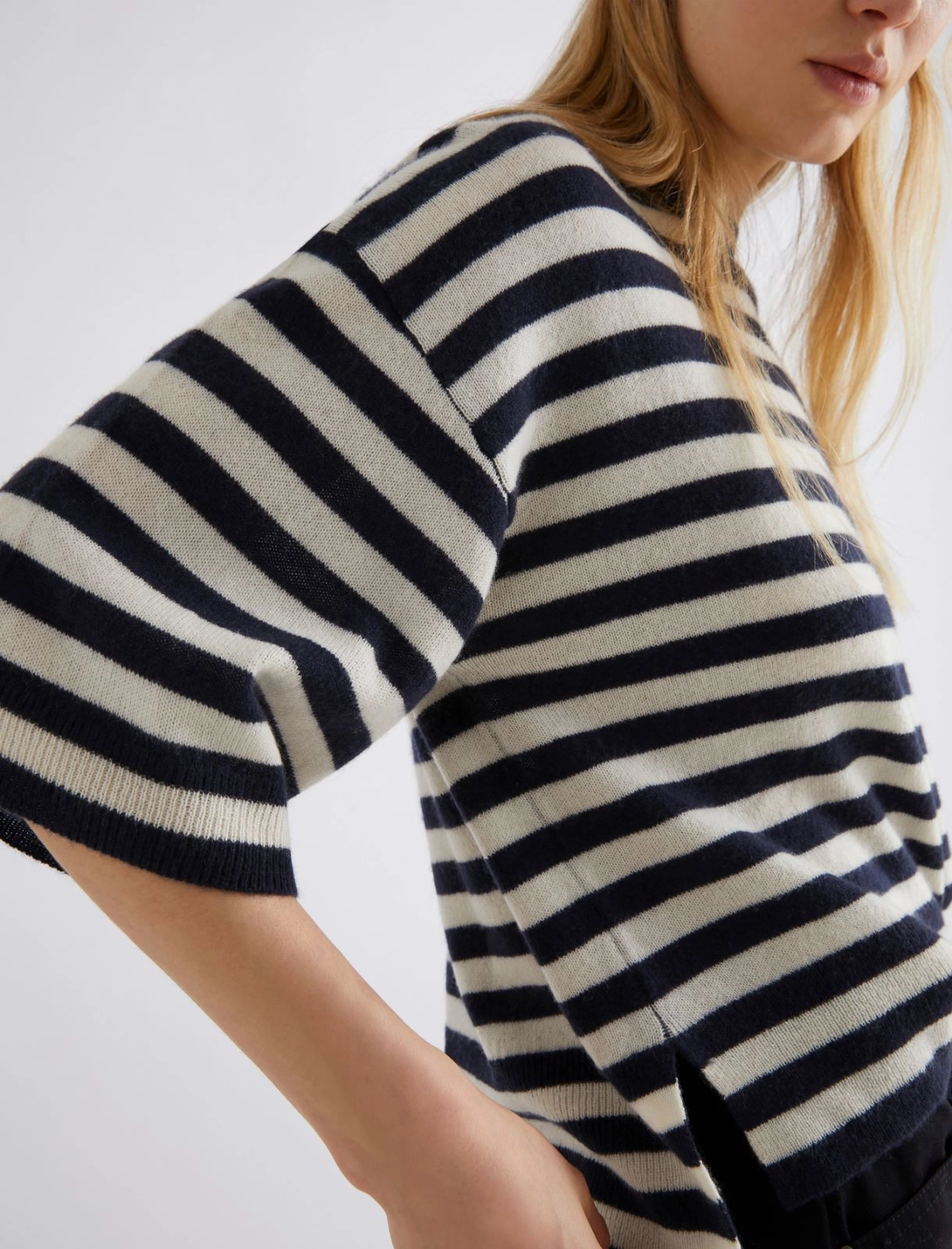 TruppaSweaterTankTop5_navy.png
