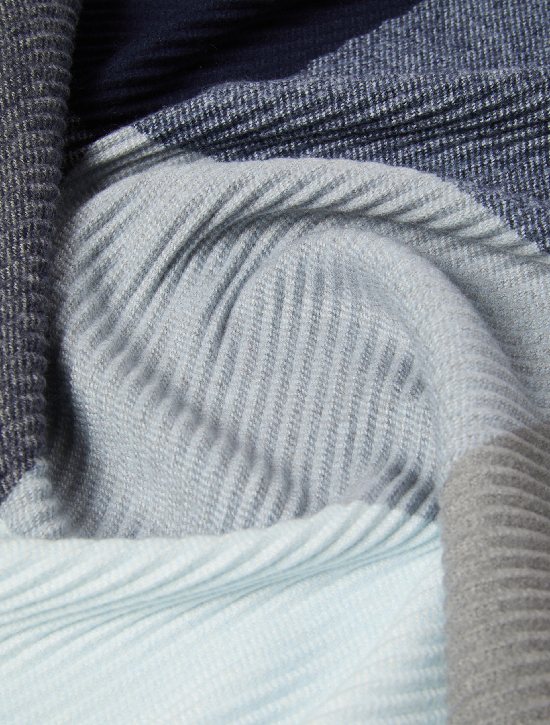 BaitaStoleSquare Scarf1_navy.png
