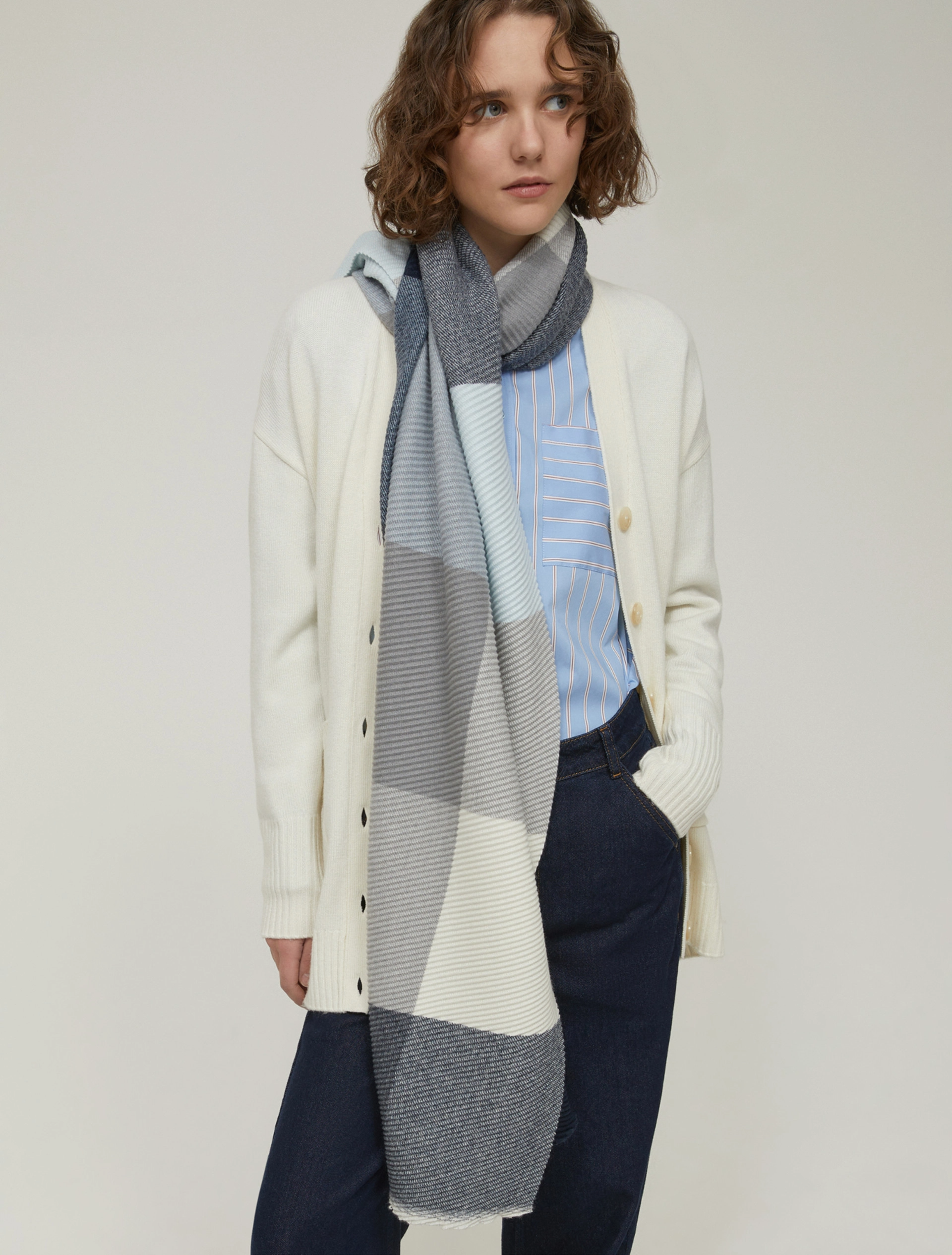 BaitaStoleSquare Scarf2_navy.png