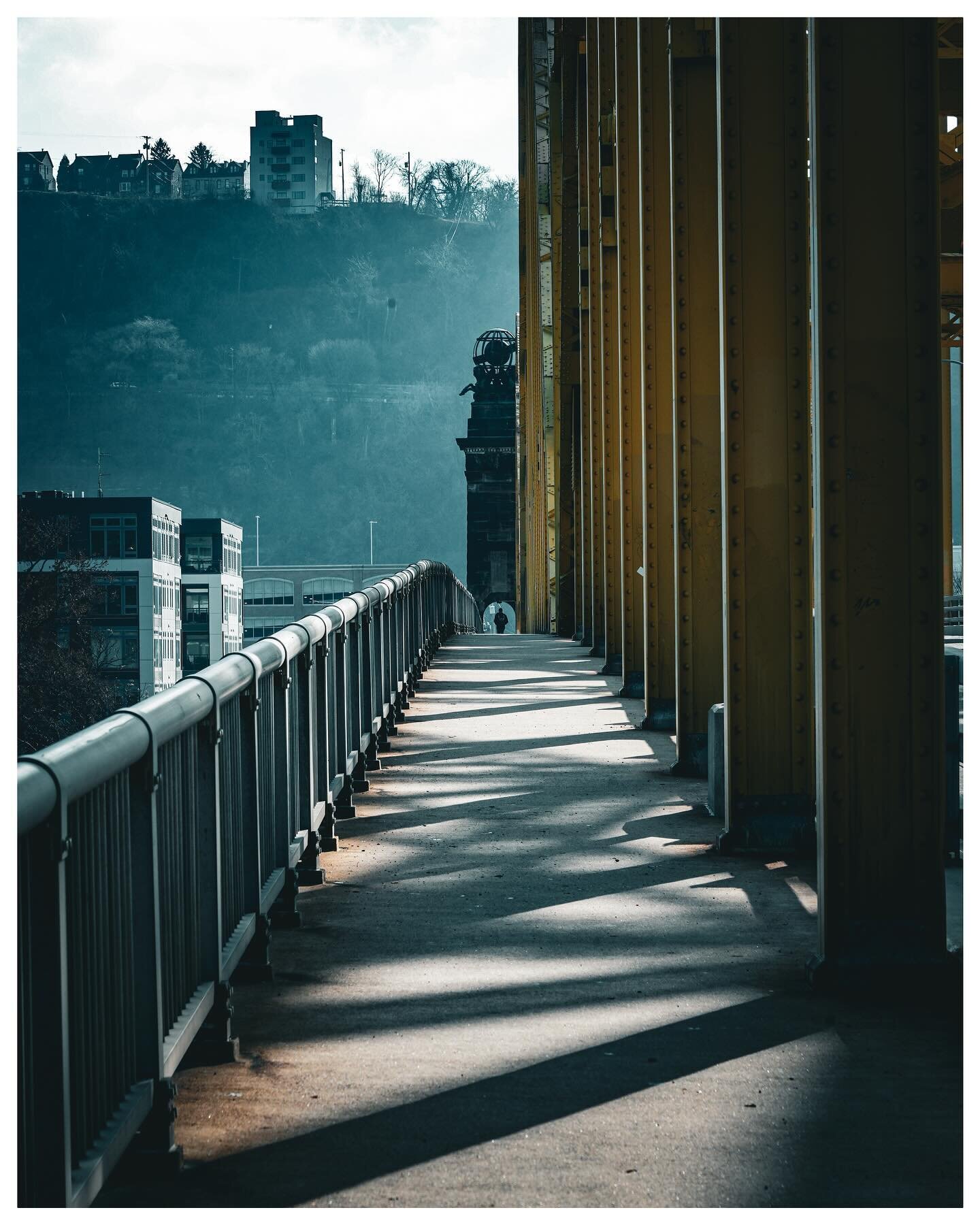 Random trip to Pittsburgh helping with my photography needs. #pennsylvania #pittsburgh #views #bridge #bridges #hills #allegheny #dreamy #solo #outofstate #travel #explore #neighbor #photography #sony #sonyalpha