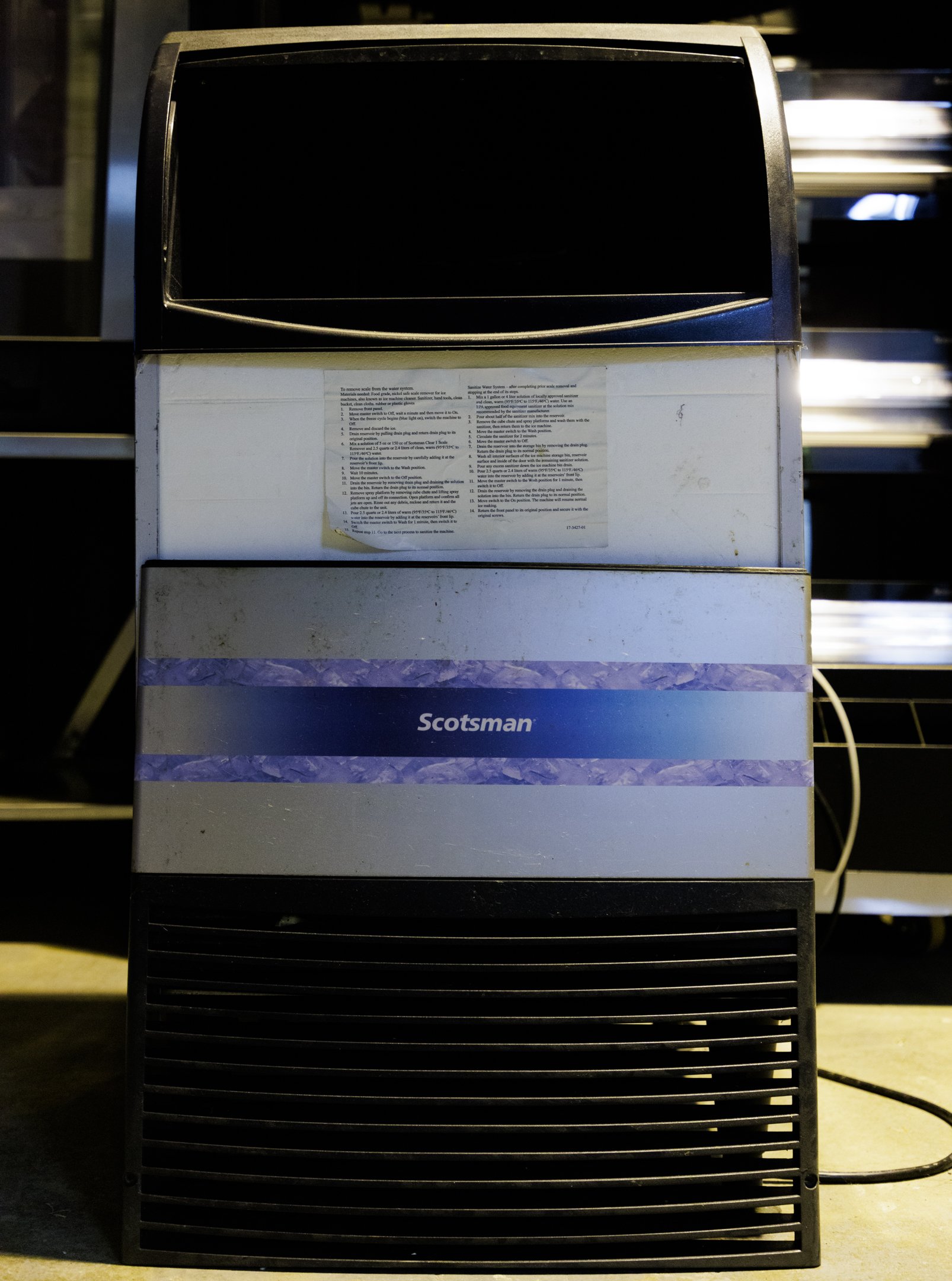 Scotsman Ice maker-1.jpg