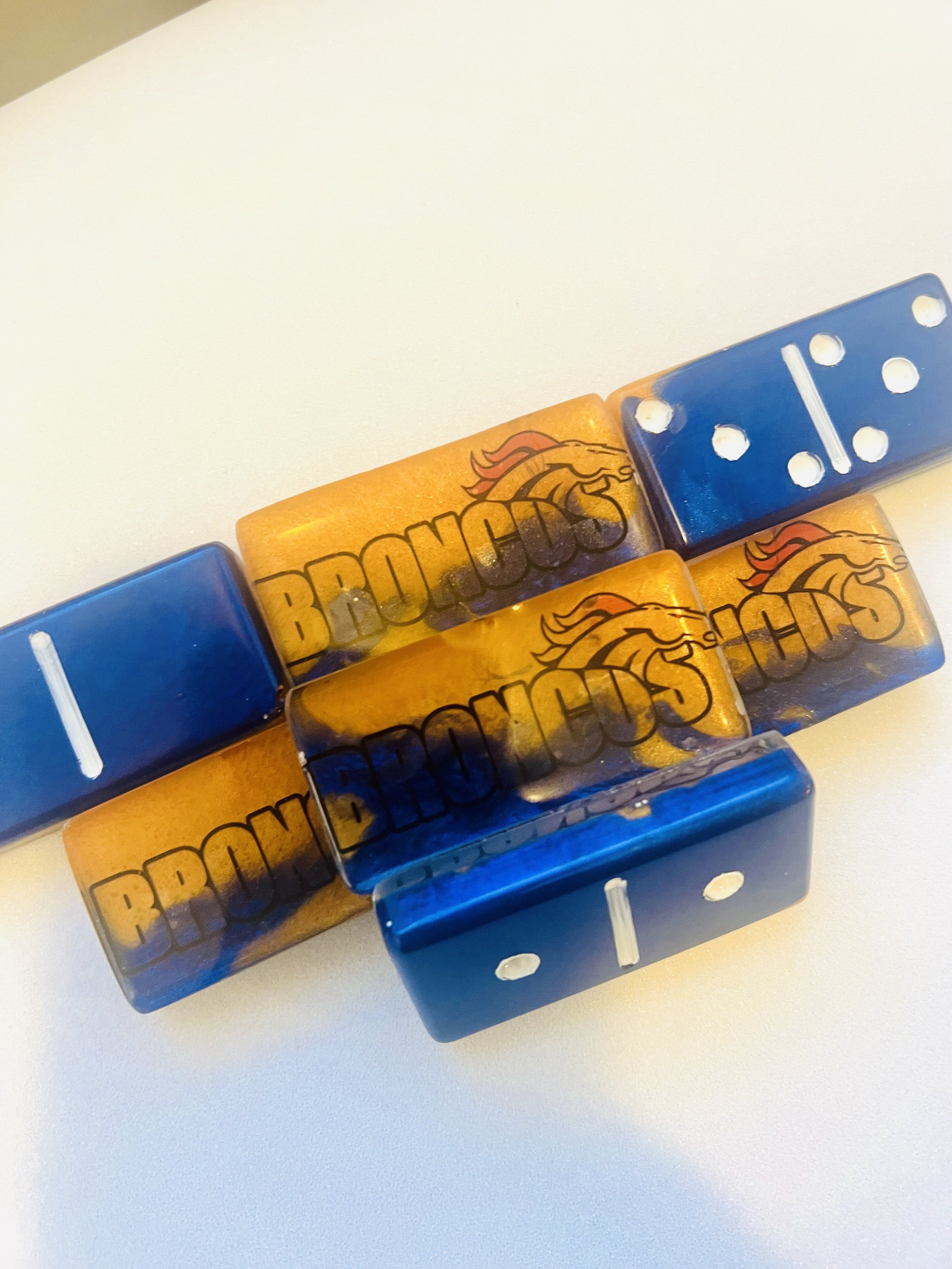 DOMINOES BRONCOS 2.jpg