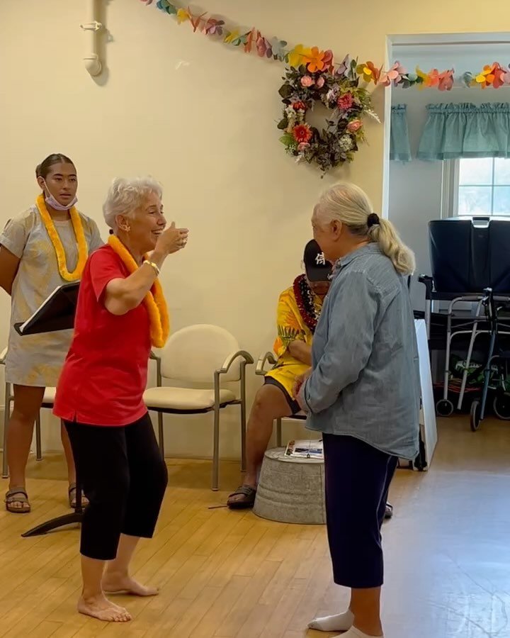 These are the moments we cherish. 

Some danced, some sang, and a few strummed along with us at @lunalilohome this morning. One uncle even brought his Hawaiian Pakini Bass to play. What fun! Mahalo! 
 
#hcchhonolulu #hawaiiancivicclubs #lunalilohome 