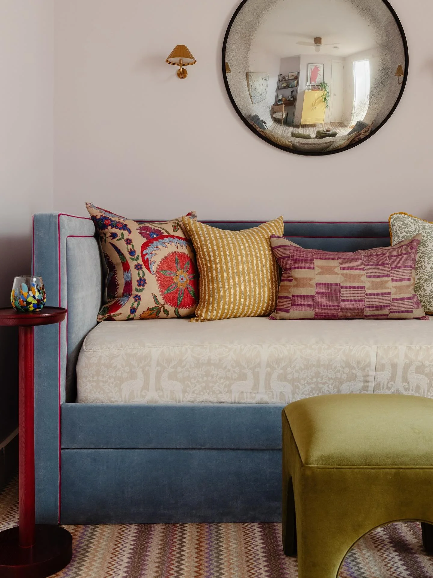 From rendering to reality. This den functions as a reading room, guest bedroom, and office &ndash; doesn&rsquo;t it just make you feel happy?!

Photography: @larakimmerer 
Interior Rendering: @amyarchambaultstudio