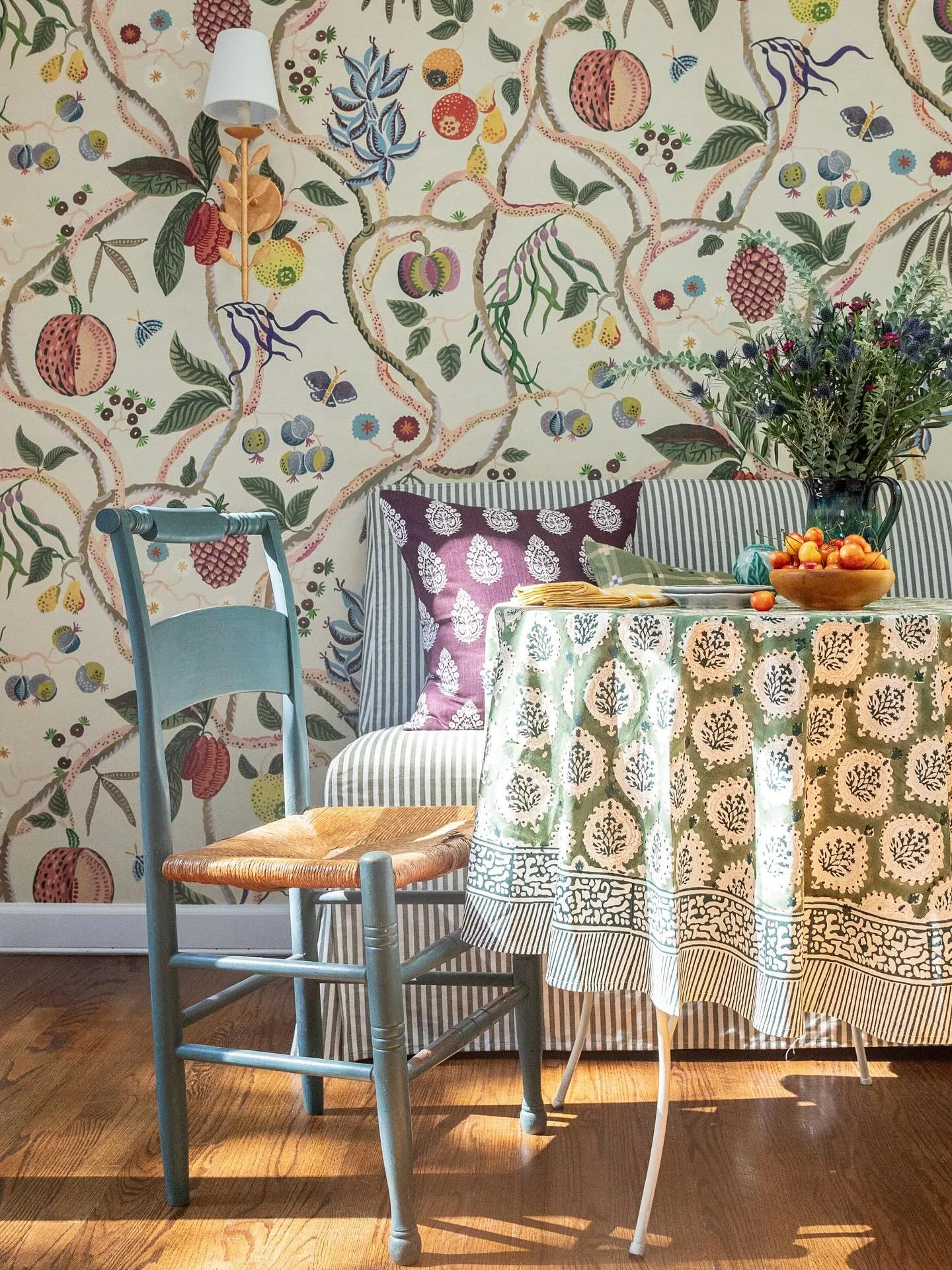 Layered patterns + a comfy banquette = the perfect spot to sip, snack and soak in the slow moments 🌿☕️🦋

Photography: @katielouise.photo