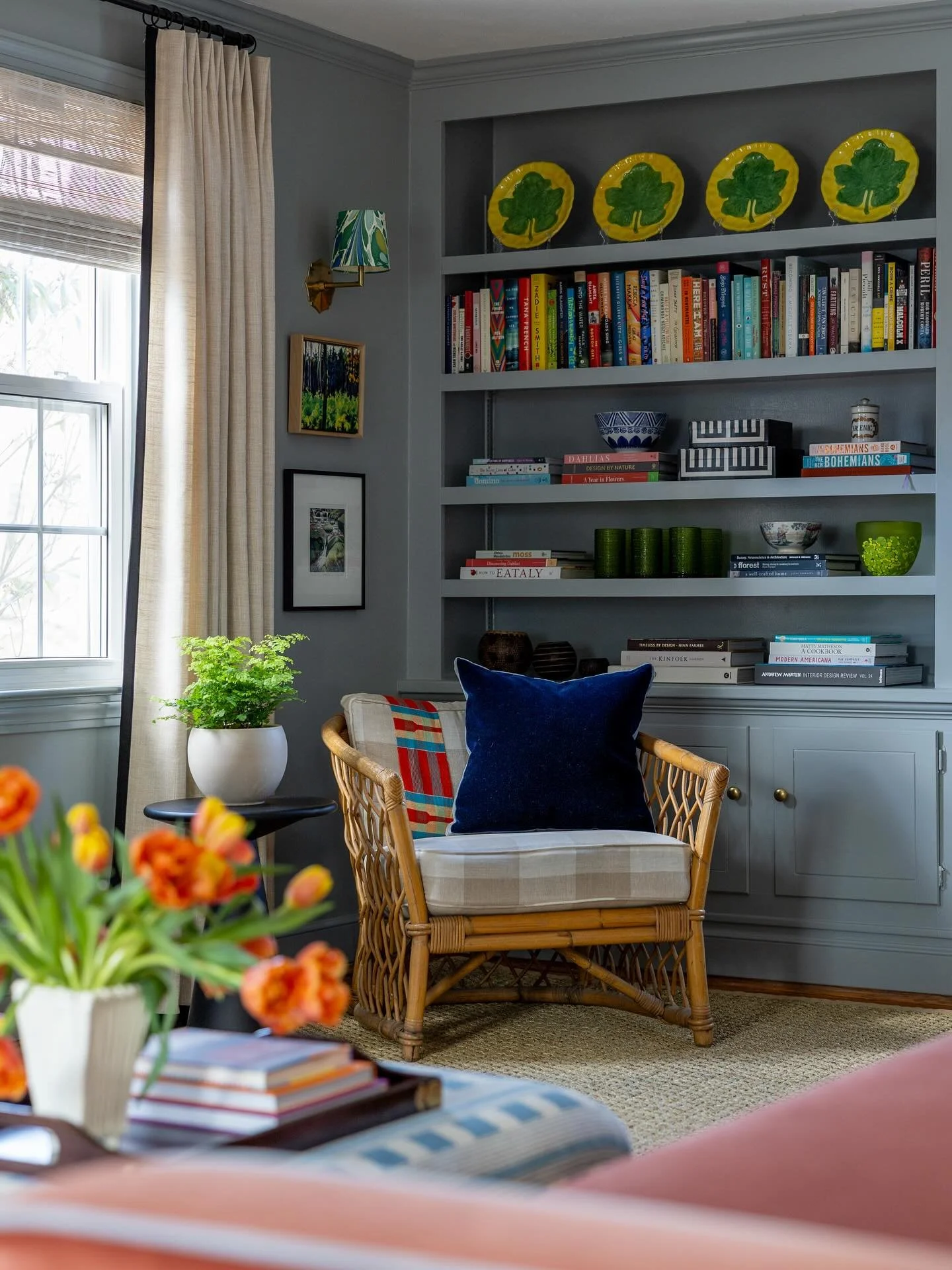 My ingredients for a well-styled (and interesting) bookshelf:
1. Real books (yes, like the kind that you actually read)
2. Something old (like these vintage plates and Chinese bowls)
3. Something from your travels (like this trio of gourd bowls from 