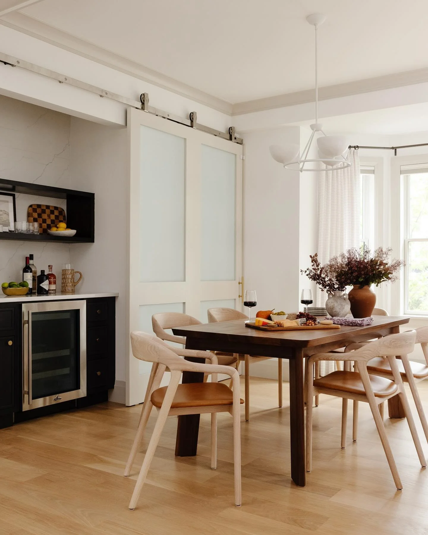 What an honor it is to have the opportunity to shape the spaces where traditions are shared, stories are told, and memories are made 🍂

Photography: @larakimmerer 
Styling: @caitgury