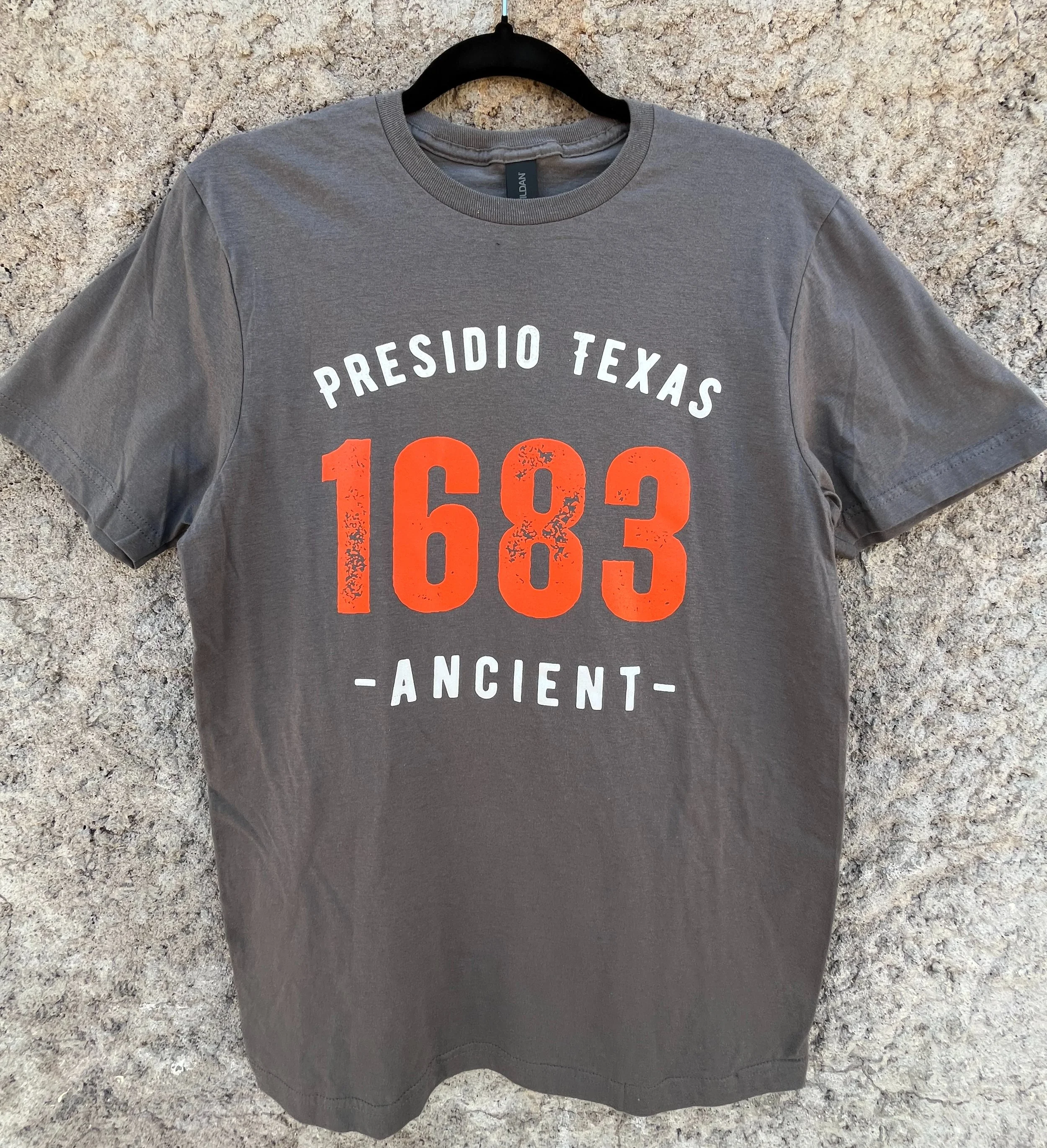 Discover presidio Tee