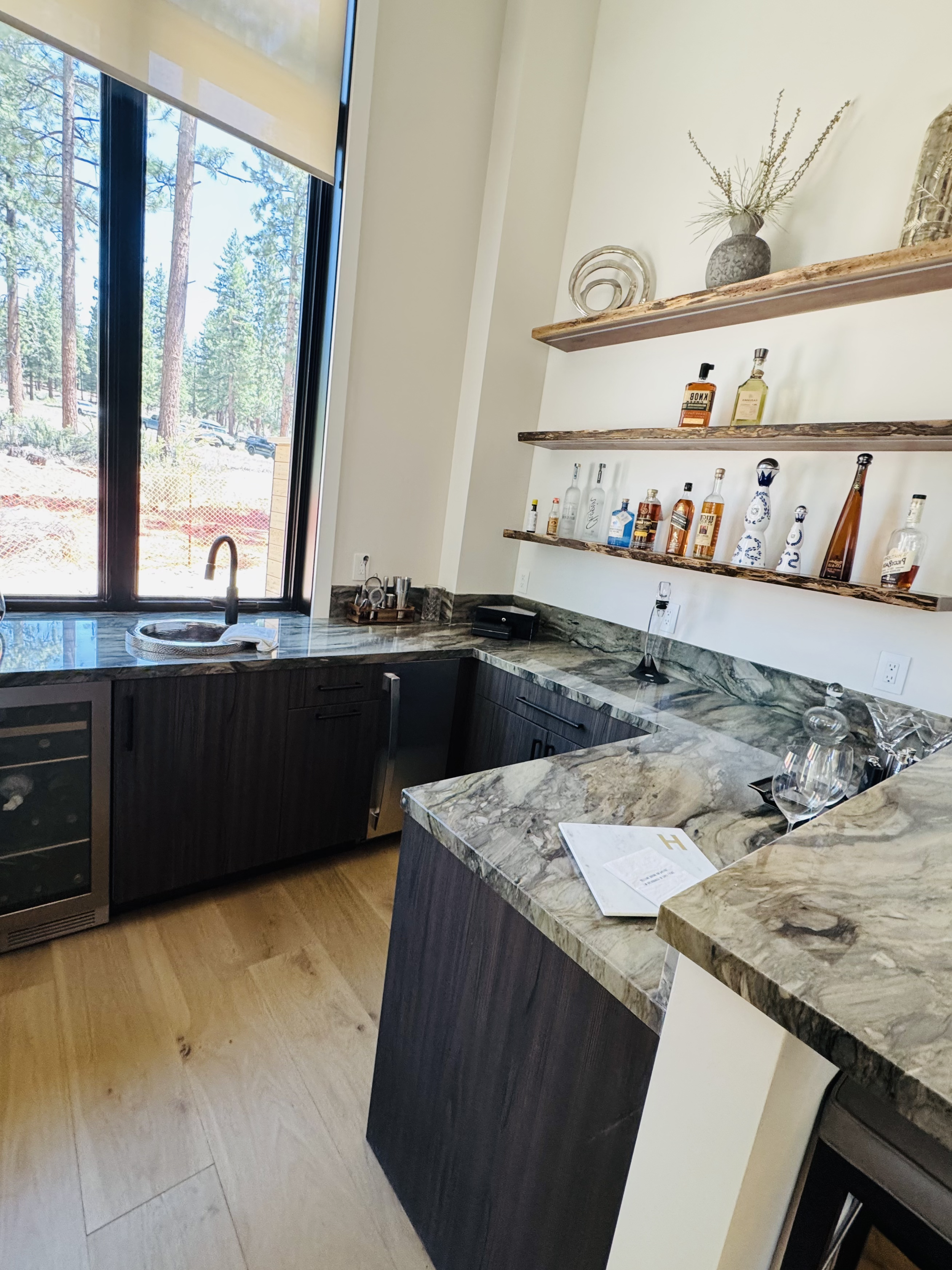 WET BAR