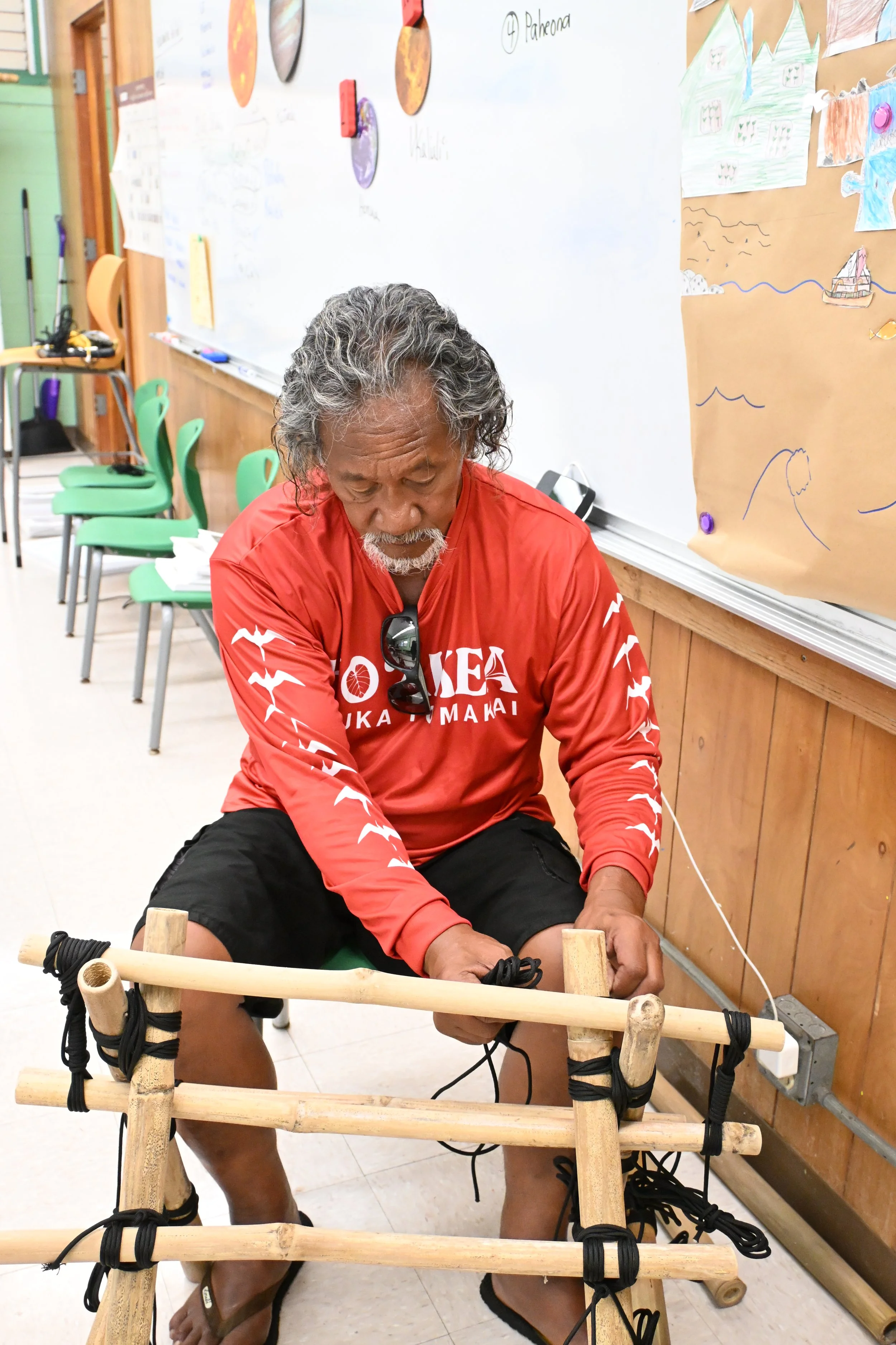 Analu Silva at Hana putting together the Olokea
