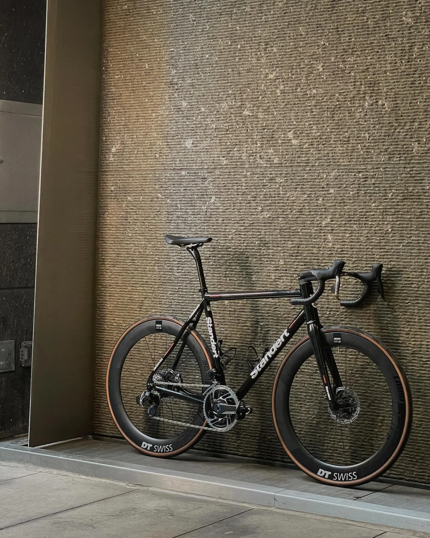 We had the privilege of building up this Kreiss&auml;ge RS @standertbicycles for a local rider @tylereidel We&rsquo;re stoked on how it played out. If you have any questions about any future builds you&rsquo;d like to undertake or possibly troublesho