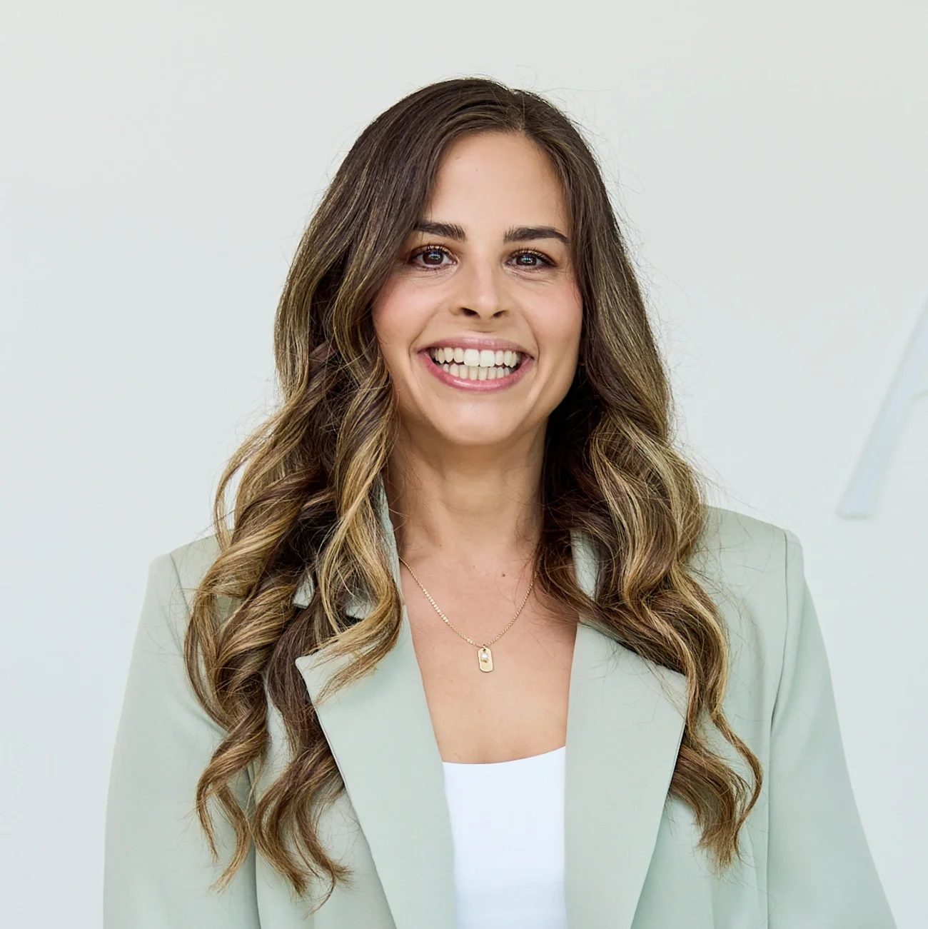 Headshot of Stephanie, manual osteopathic practitioner at Align Wellness Clinic in Stoney Creek