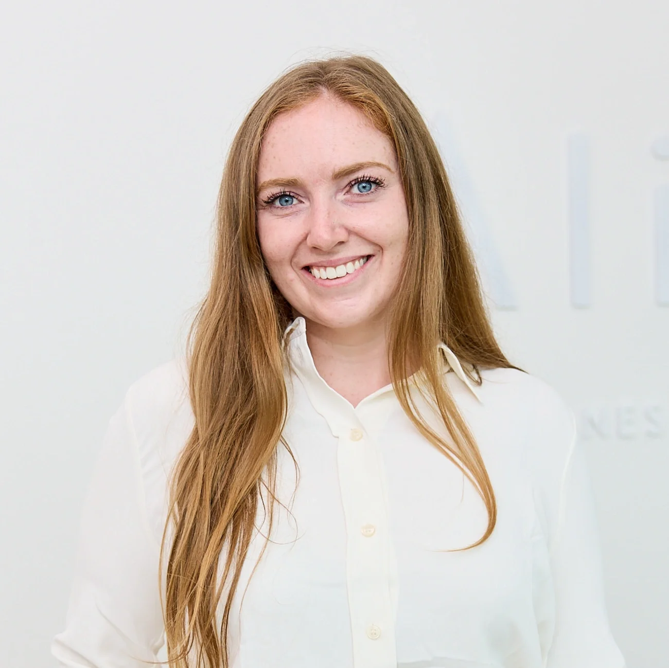 Headshot of Dr. Emma, chiropractor at Align Wellness Clinic in Stoney Creek