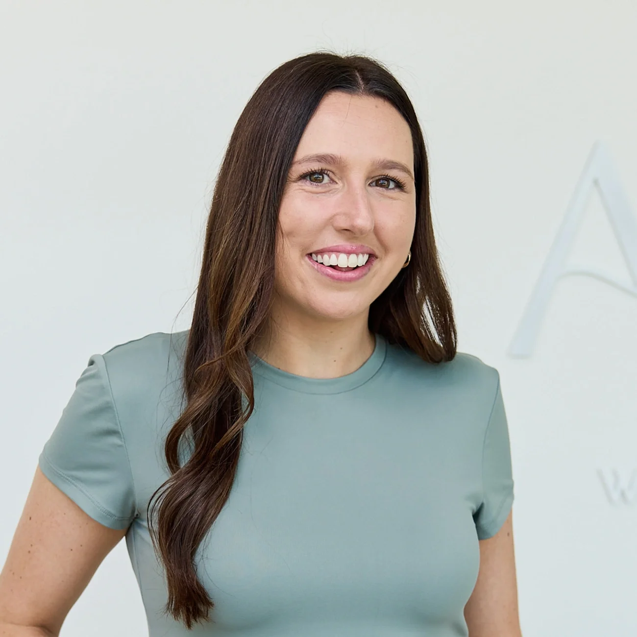 Headshot of Gillian, psychotherapist at Align Wellness Clinic in Stoney Creek
