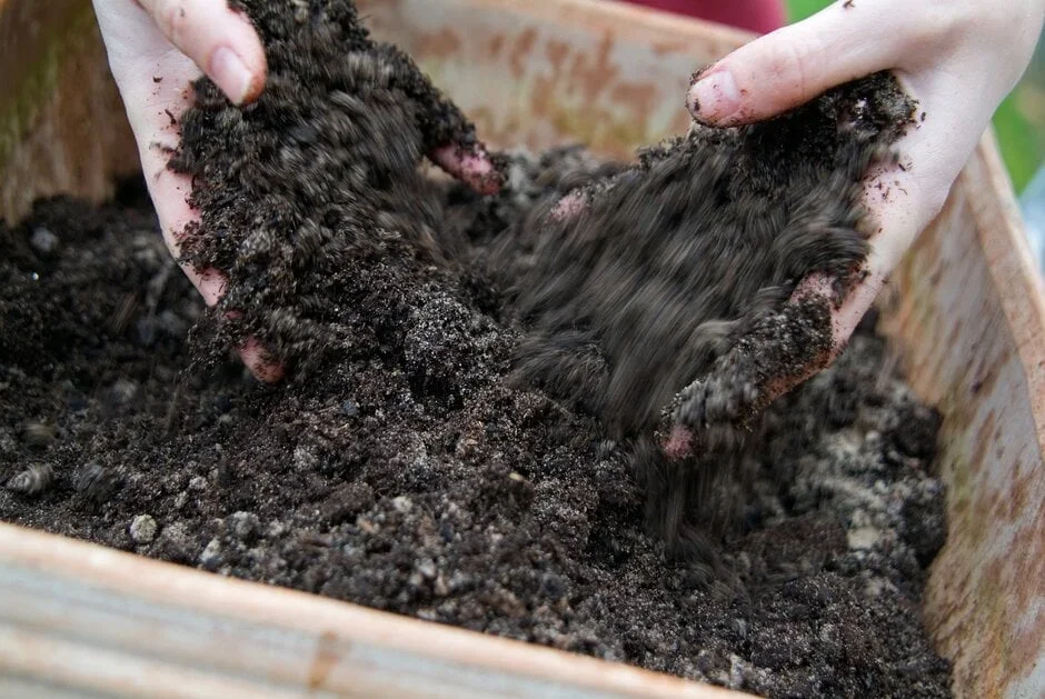 TALK Building the Perfect Raised Bed Soil Mix - Build the right mix for the best plants