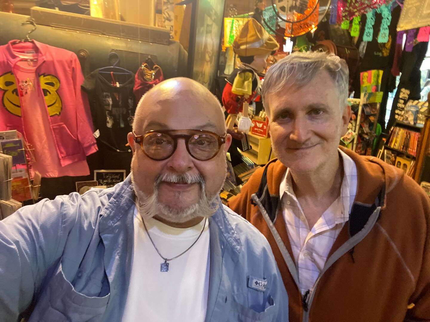 Hace unos días tuve la grata sorpresa de la visita a Belahugozzi del gran Luis Perelman, hombre de gran templanza y profundidad espiritual y no se diga de su conocimiento en temas de sexología. Platicamos de nuestro trabajo en Televisa