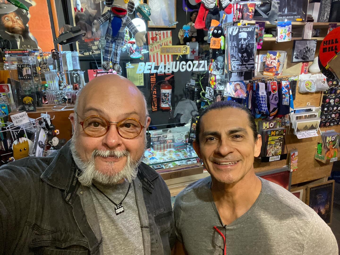 Hoy en compañía del polifacético actor, productor, director y escritor mexicano;Pepe Suarez con quien trabaje hace más de 40 años en cine, gustazo de conocer sus nuevos proyectos y la energía q pone en ellos.