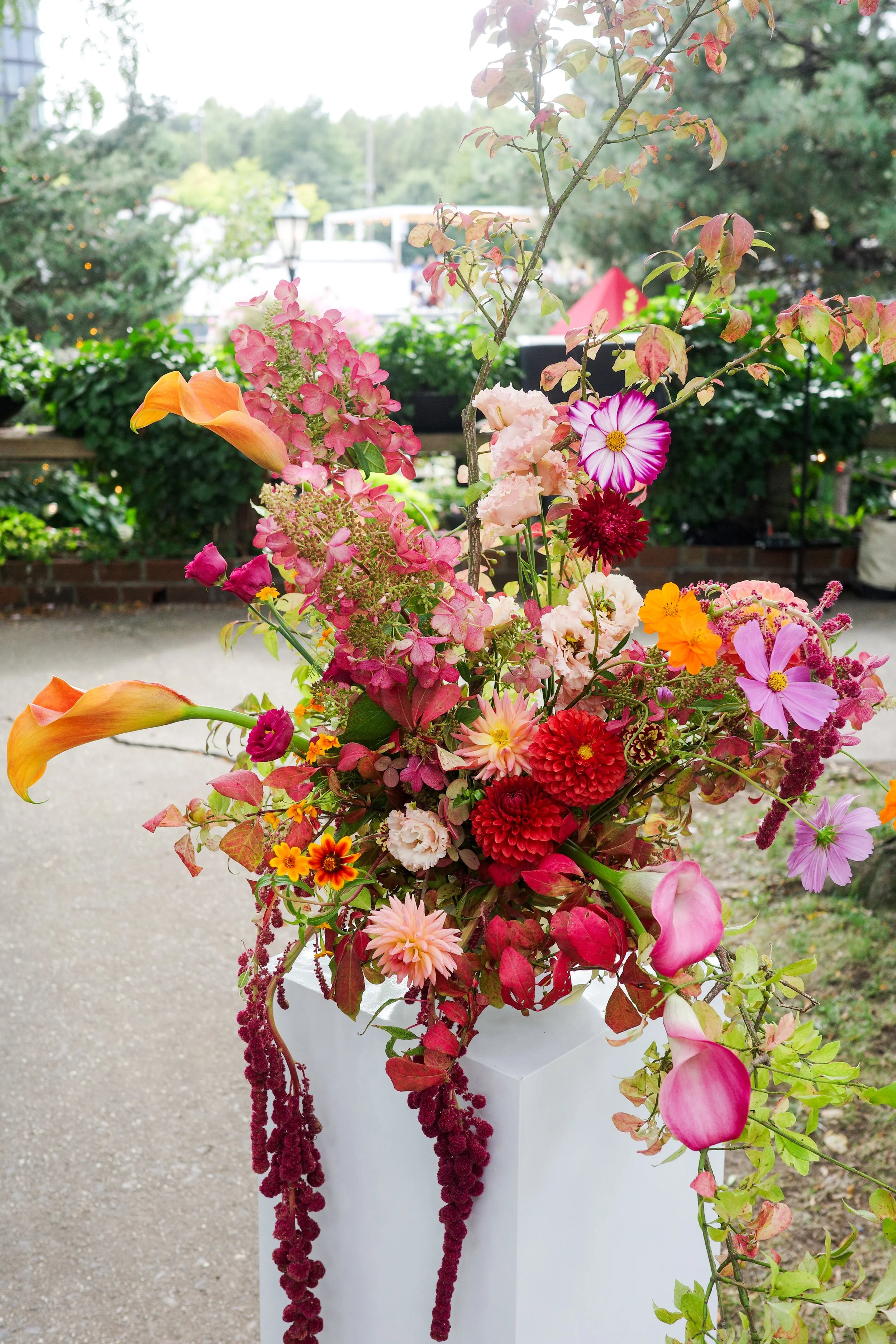 the-river-cafe-ceremony-pedestals-fall-wedding-5.JPG