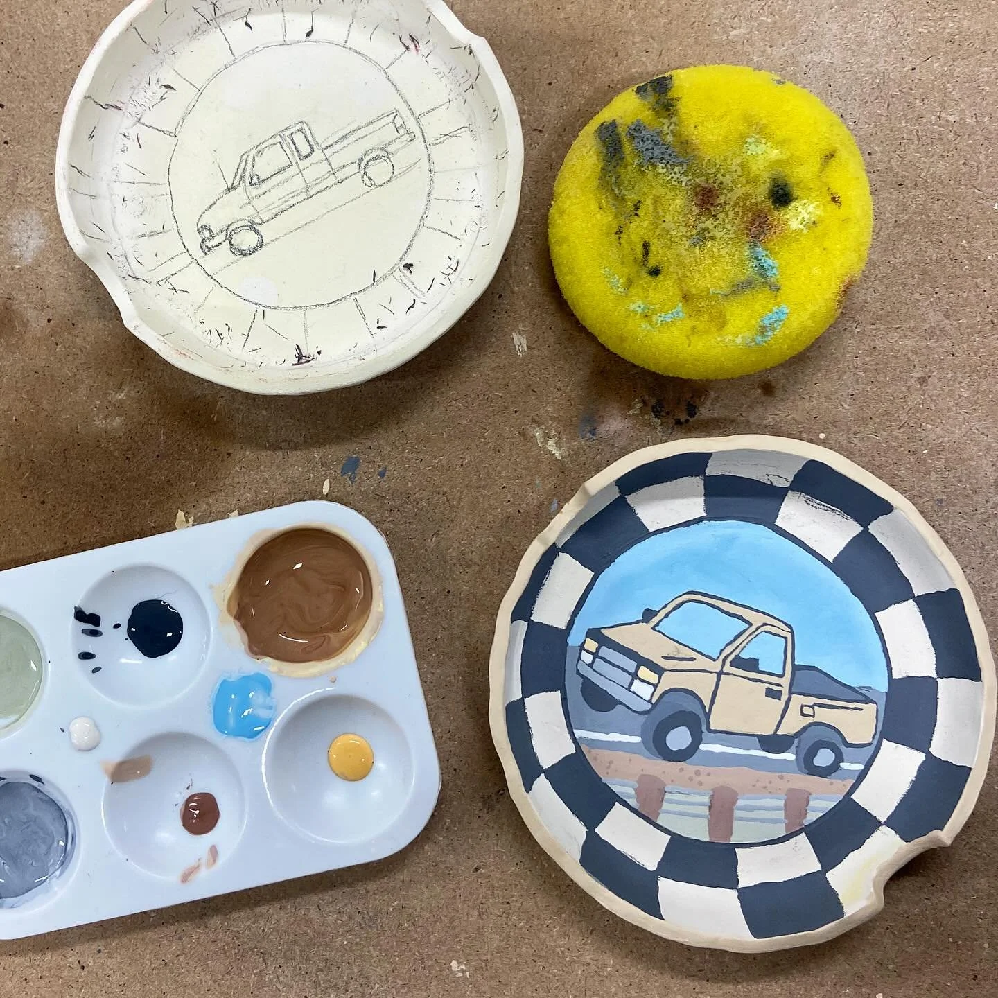 Been busy trying to make as many thing as possible for the upcoming market at @parkdalepottery 🛻🛻🚬😎

It will be ✨SUNDAY NOVEMBER 23RD✨ from 10am-4pm 

WILL I SEE YOU THERE??