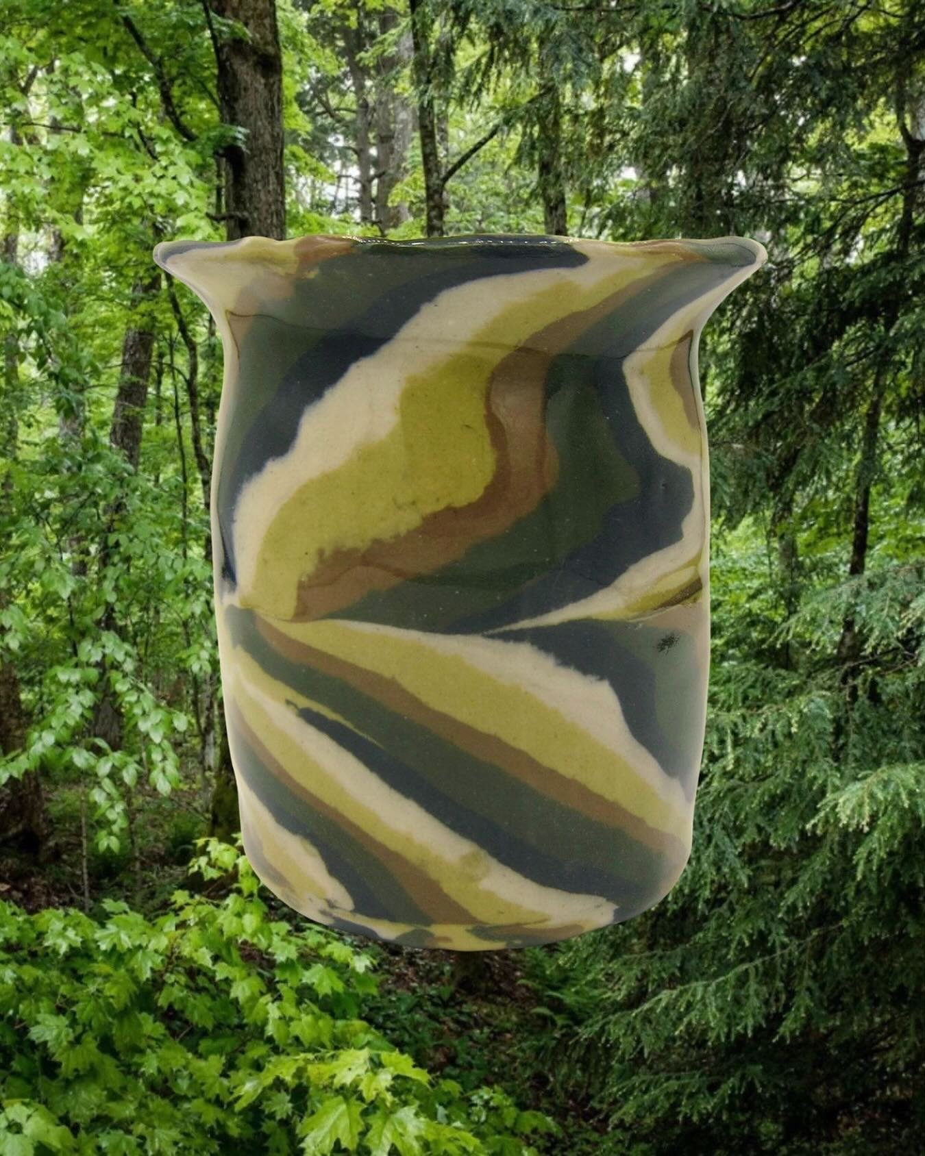 🌿🍃🌱 Camo Vase 🌱🍃🌿

A variation of the theme, using coloured clay! One of my favourite pieces, available this Sunday at the @parkdalepottery holiday market! 

#nerikomi #nerikomiceramics #ceramicsofinstagram #ceramics #ceramicvase