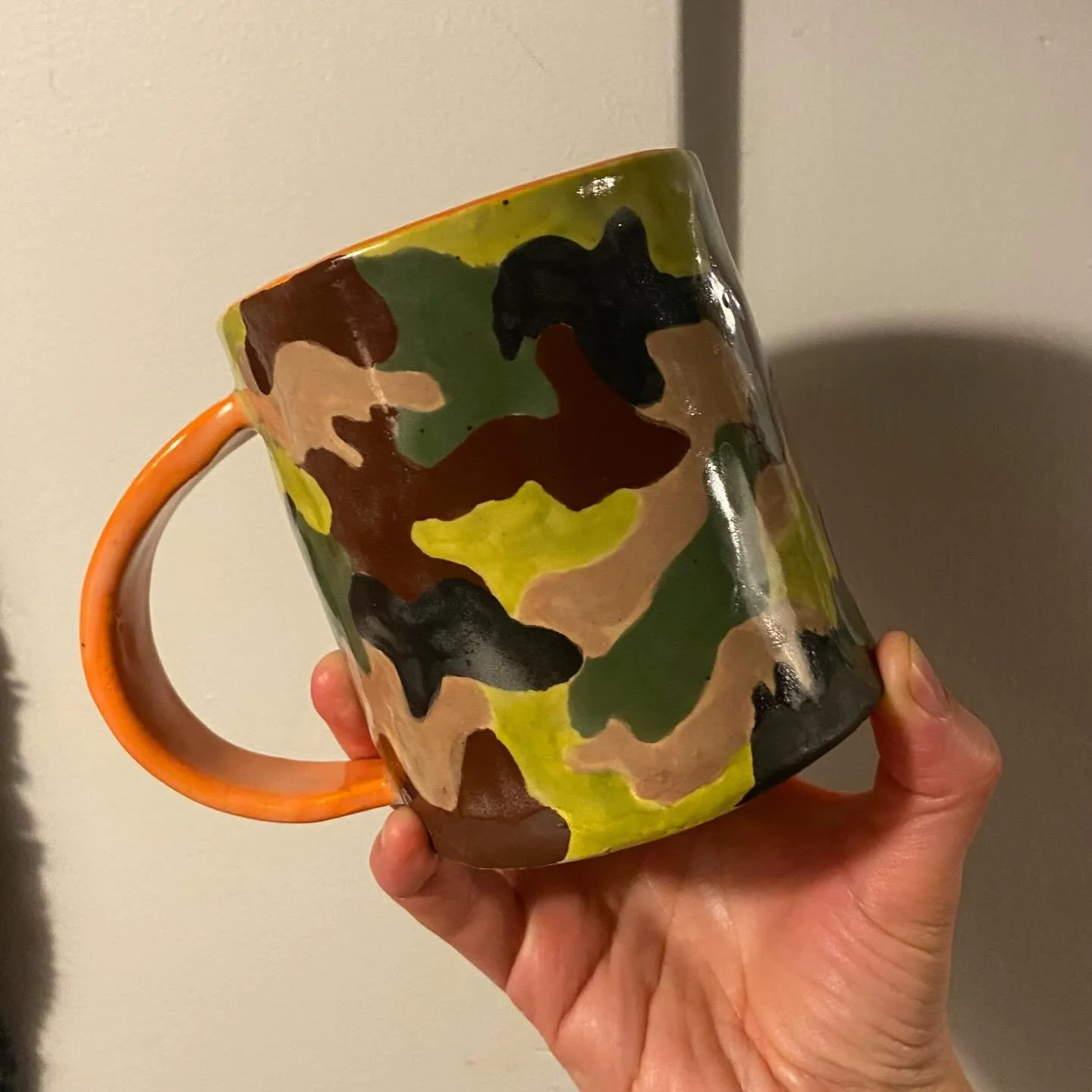 MY FIRST CAMO MUG 1️⃣👼🌲 vs CAMO NOW!👵🌲
Made in my second ever pottery class! Many iterations were done, and lots of trial and error to arrive at the design i do today! 
Been a favourite pattern way since i was a child, always love putting it on e