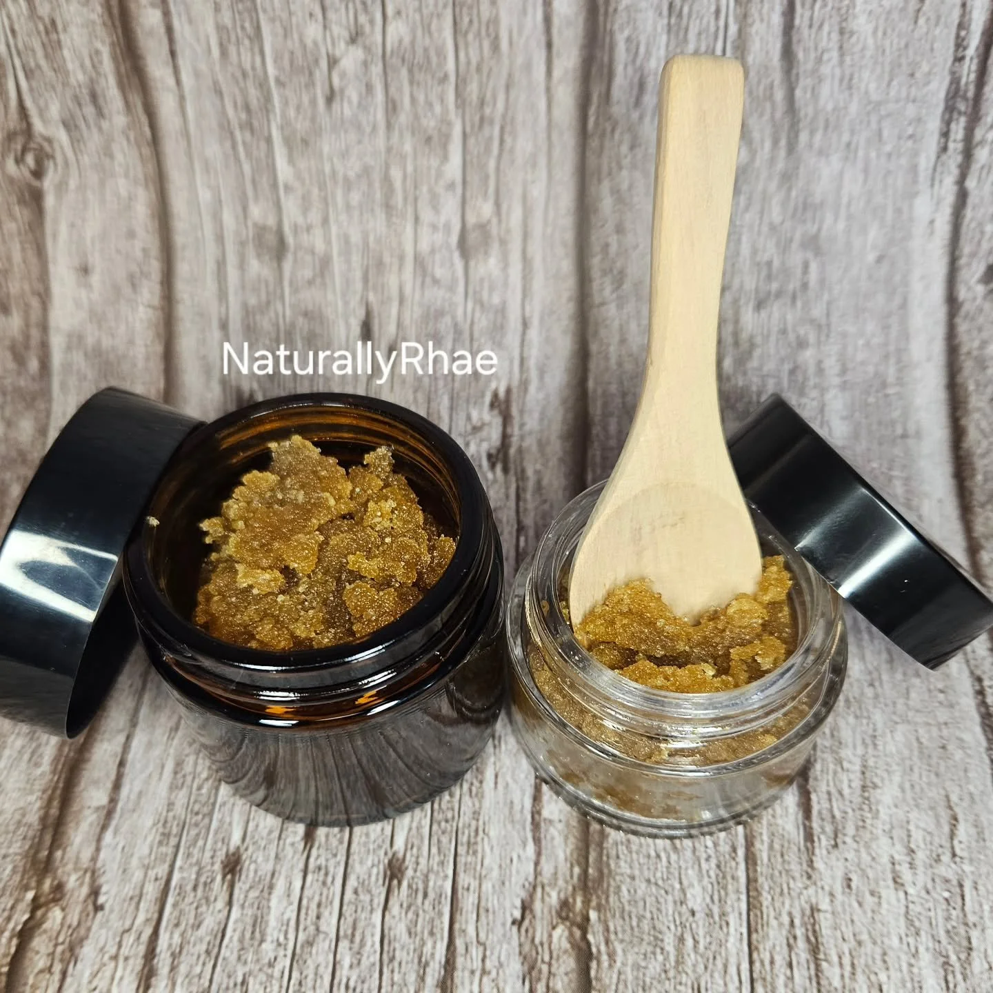 I&rsquo;ve got scrubs for whatever your skin&rsquo;s needing 🌿

✨ Gentle sugar scrubs for face + body
✨ Salt scrub if you want a deeper reset

Everything&rsquo;s handmade, simple, and made to actually feel good, no weird ingredients, just natural ca