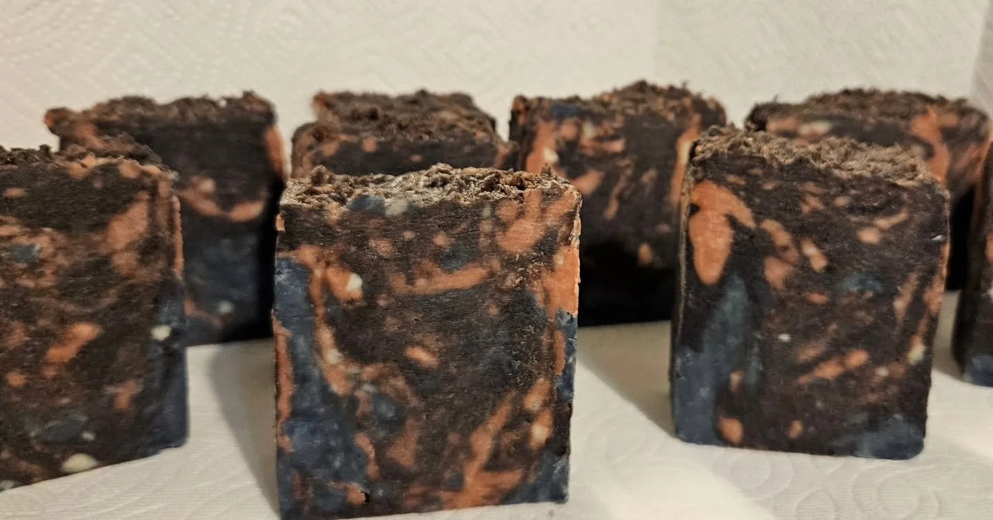 ✨This batch had other plans 😅
The colors didn&rsquo;t do what I wanted, but the soap itself is great. Scented with Lemongrass + lavender, 

I&rsquo;m letting you help name it.
It is dark brown with pink and blue. 

Drop a name in the comments or vot