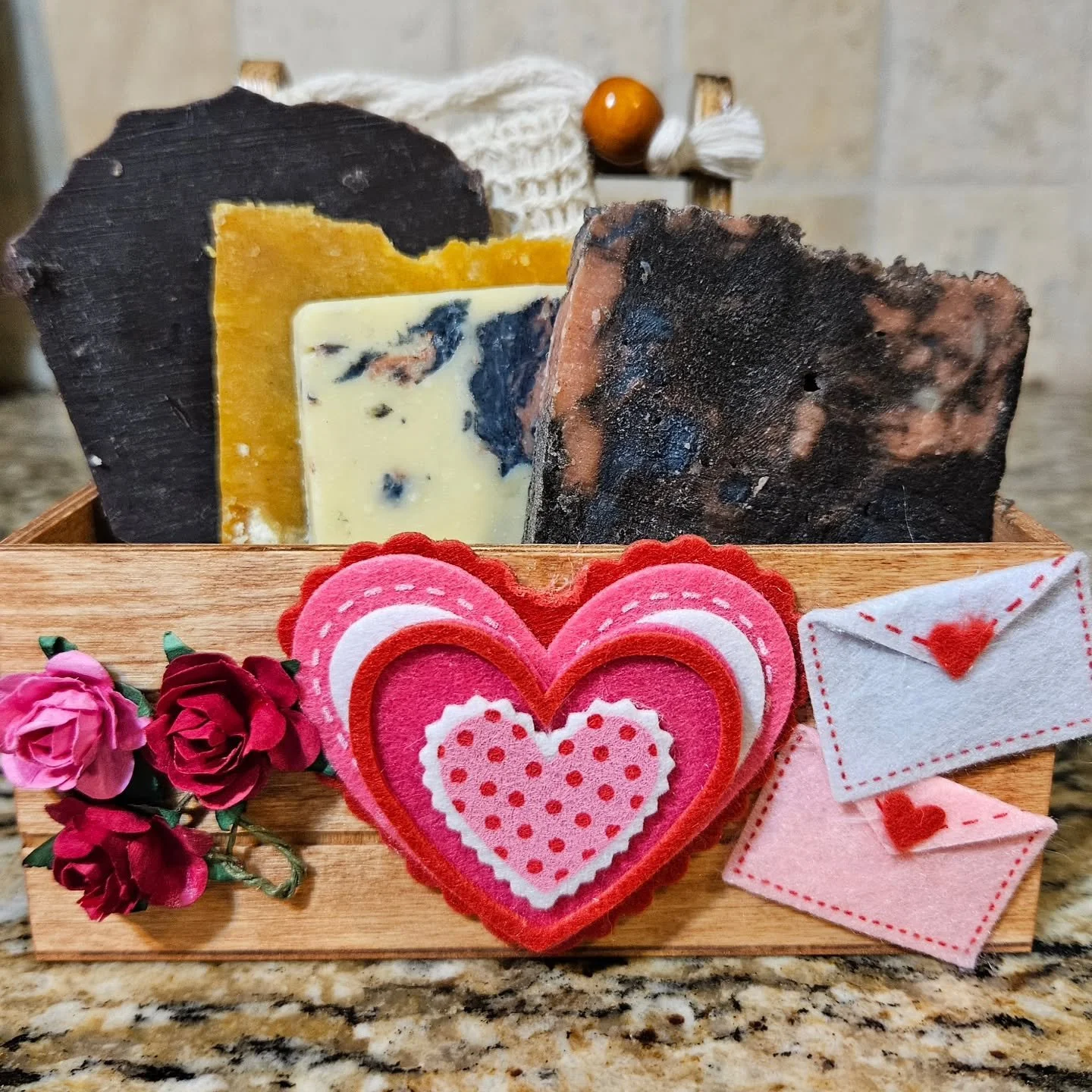 💗 Valentine&rsquo;s Sample Boxes 💗

Each box includes a mix of soap samples, a wooden tray, and a soap saver bag. The samples are thin but together equal about one full bar.

Samples and boxes will vary, and quantities are limited for Valentine&rsq