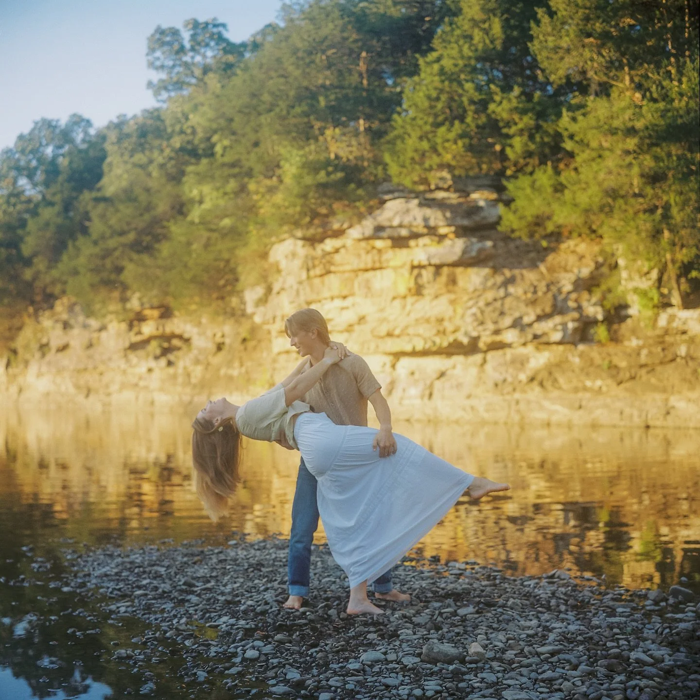 Claire and Todd&rsquo;s magical riverside engagements on 120 film 🎞️