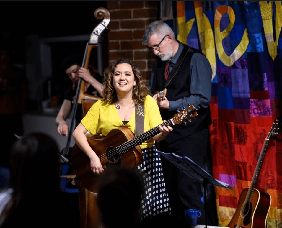 Wedding-event-Folk-Musicians-and-Singers-THE-SMASHING-EVOS-Hire-from-Artist-Bookings.jpg