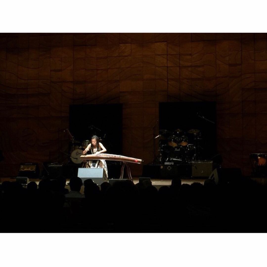 Hire Melbourne Wedding World Music Zither Player | SERENA | Artist Bookings