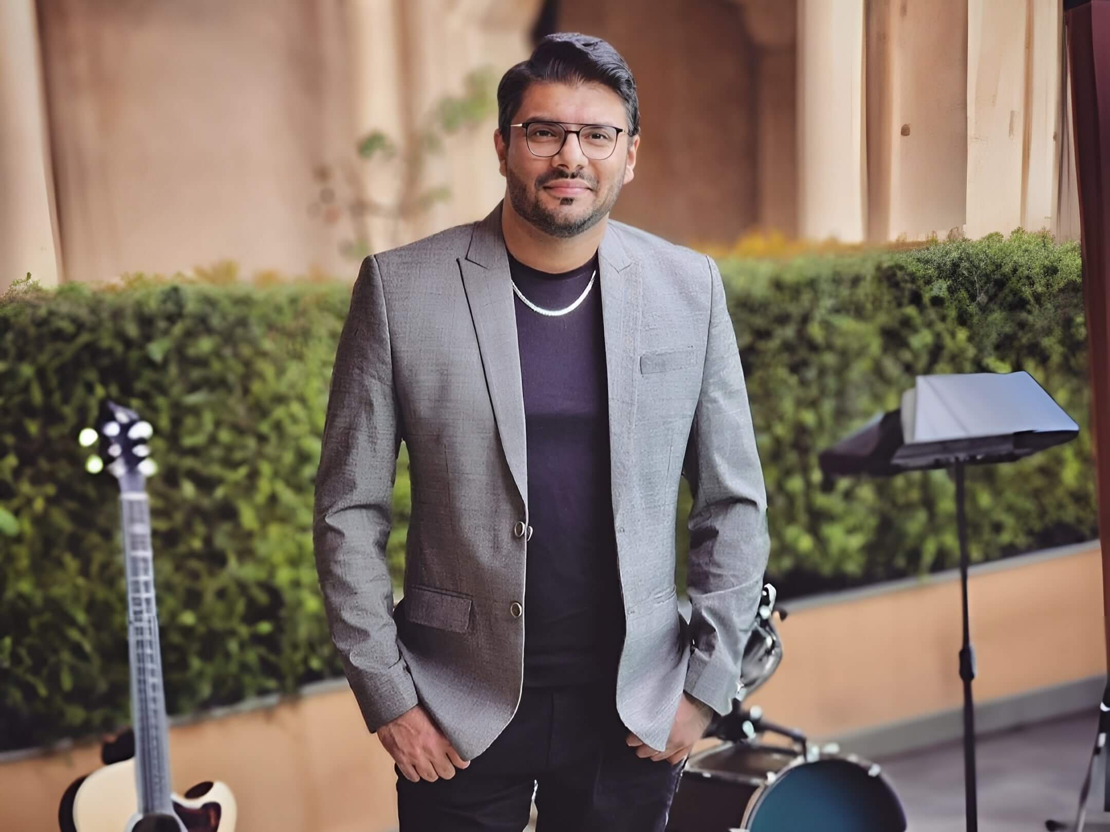 Indian Music Vocals | FAISAL AMLANI | Hire Local Musicians from Artist Bookings