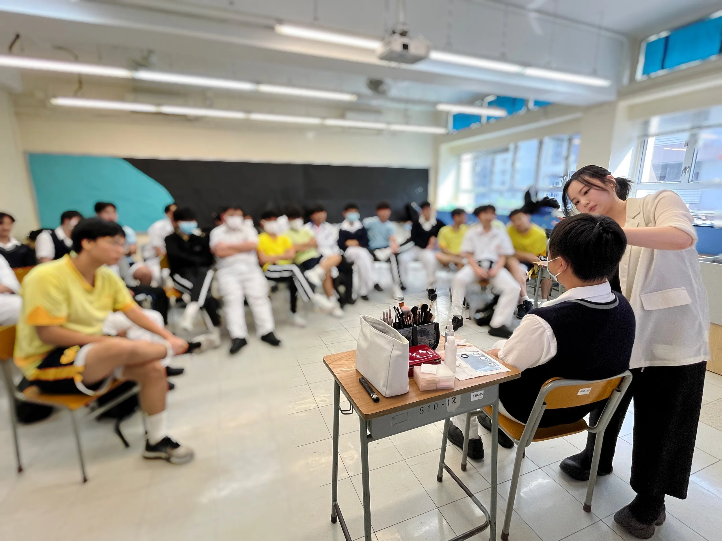 香港中國婦女會馮堯敬紀念中學・化妝護膚及髮型課