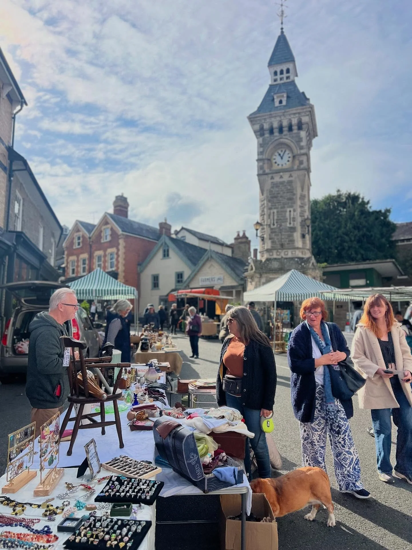 Thursday Market Day in Hay-on-Wye, 9th October, 9am-2.30pm, around Memorial Square and the Clock Tower.
&hellip;&hellip;&hellip;&hellip;&hellip;&hellip;&hellip;&hellip;&hellip;&hellip;&hellip;&hellip;

40+ market traders bringing you hot pizza, Persi