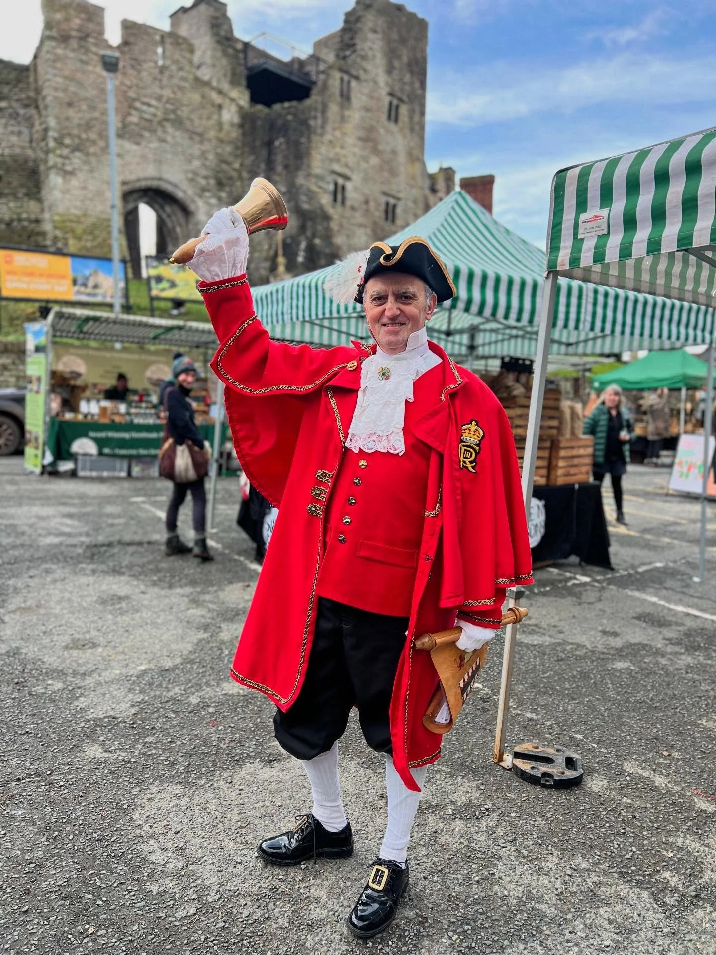 🔔The local legend that is George, Hay&rsquo;s Town Crier, who is retiring this weekend 😭. George has been shouting, &lsquo;crying&rsquo;, singing, dancing, reciting poetry, ringing his bell and generally bringing joy to the streets of Hay and the m