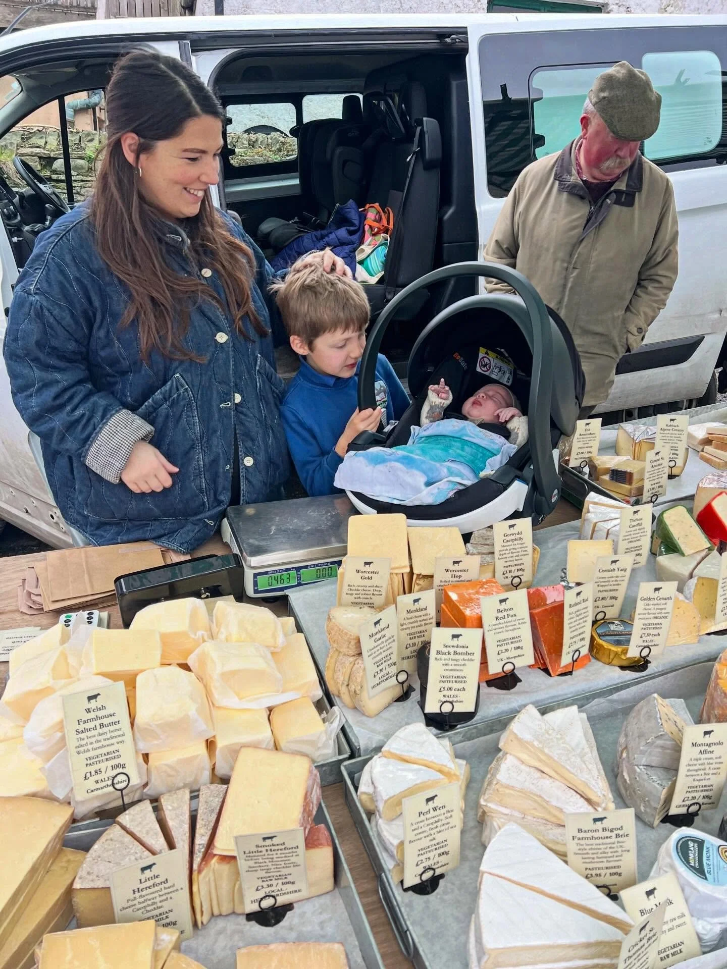 This week&rsquo;s Cheese of the Week: Baby Juno! Congrats Kieran and Anna - well worth the wait ❤️

@castlegreengrocers 
@akechev 

#marketbaby #babyishere #marketday #greengrocer