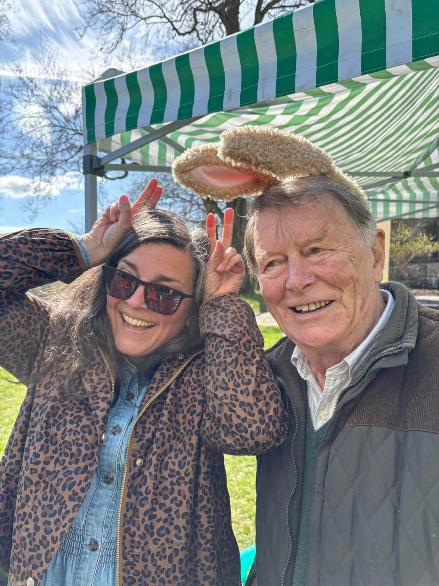 A rarely seen in the insta wilds pic of Market Dad* and Market Daughter*&hellip; Happy Easter hols y&rsquo;all! 

*We&rsquo;re not actually related, even though everyone thinks we are. We just like to chew the market cud and gossip together 🤷&zwj;♀️